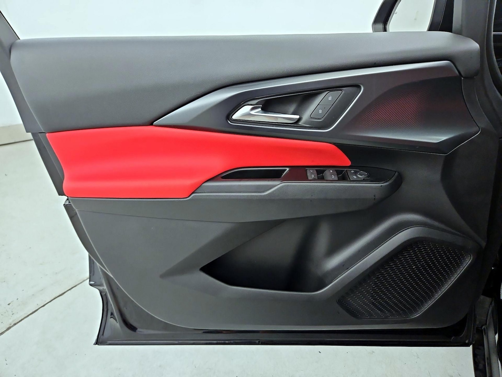 2025 Chevrolet Equinox EV RS - Photo 13