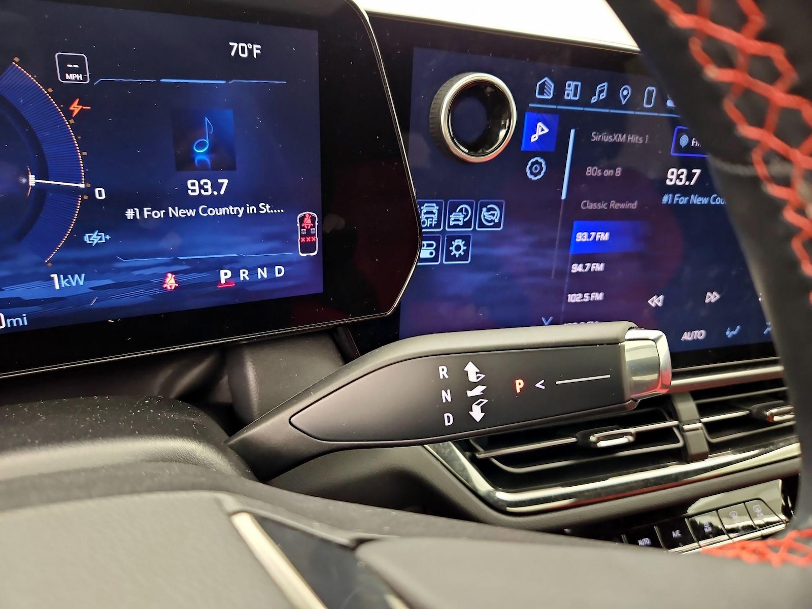 2025 Chevrolet Equinox EV RS - Photo 19