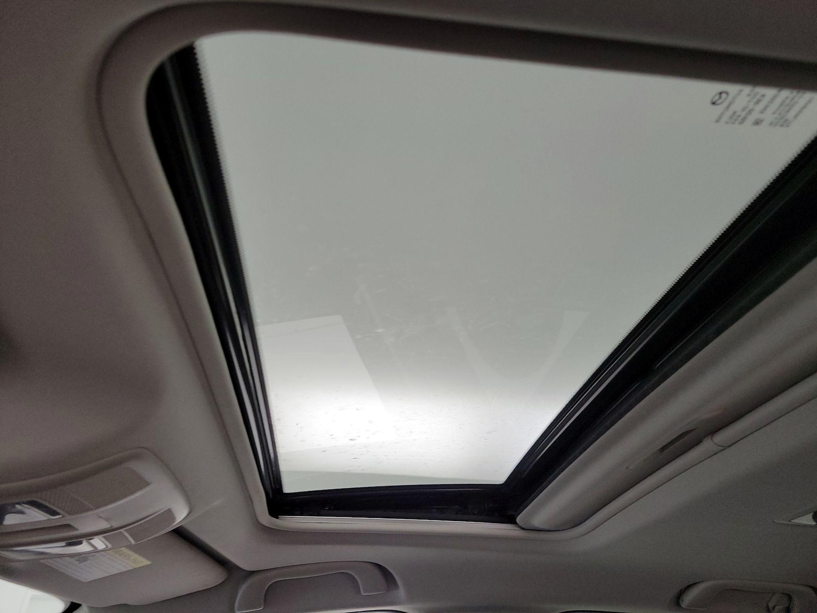 Sunroof(s) & Overhead Airbags