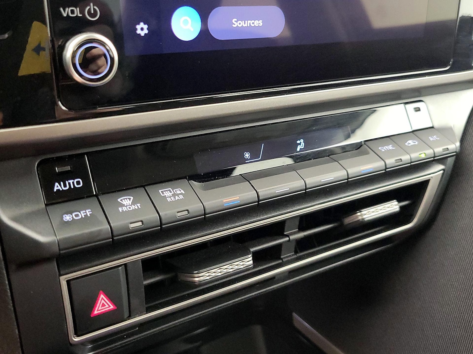 2026 Toyota Camry LE - Photo 17
