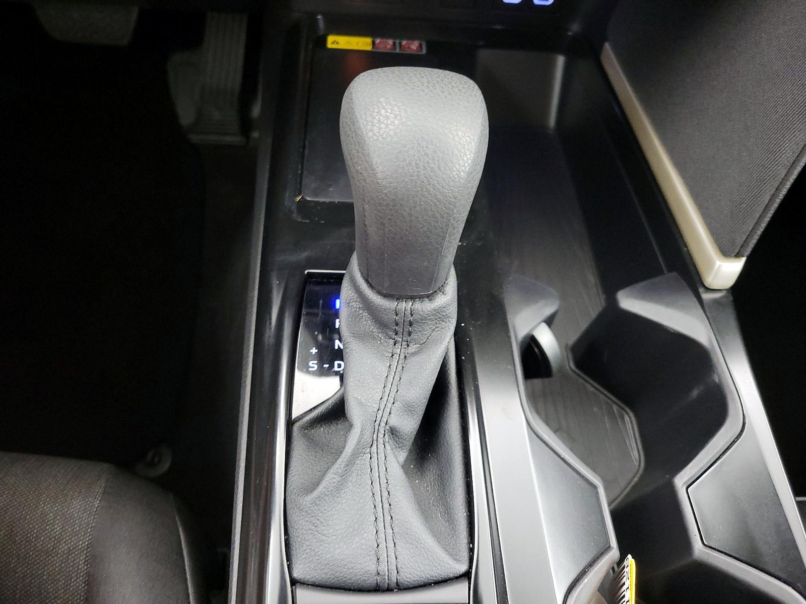 2026 Toyota Camry LE - Photo 18