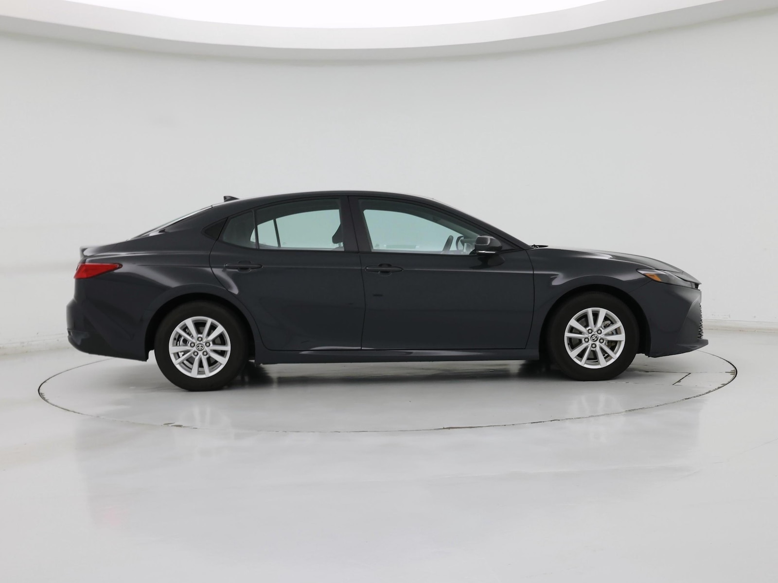 2026 Toyota Camry LE - Photo 8