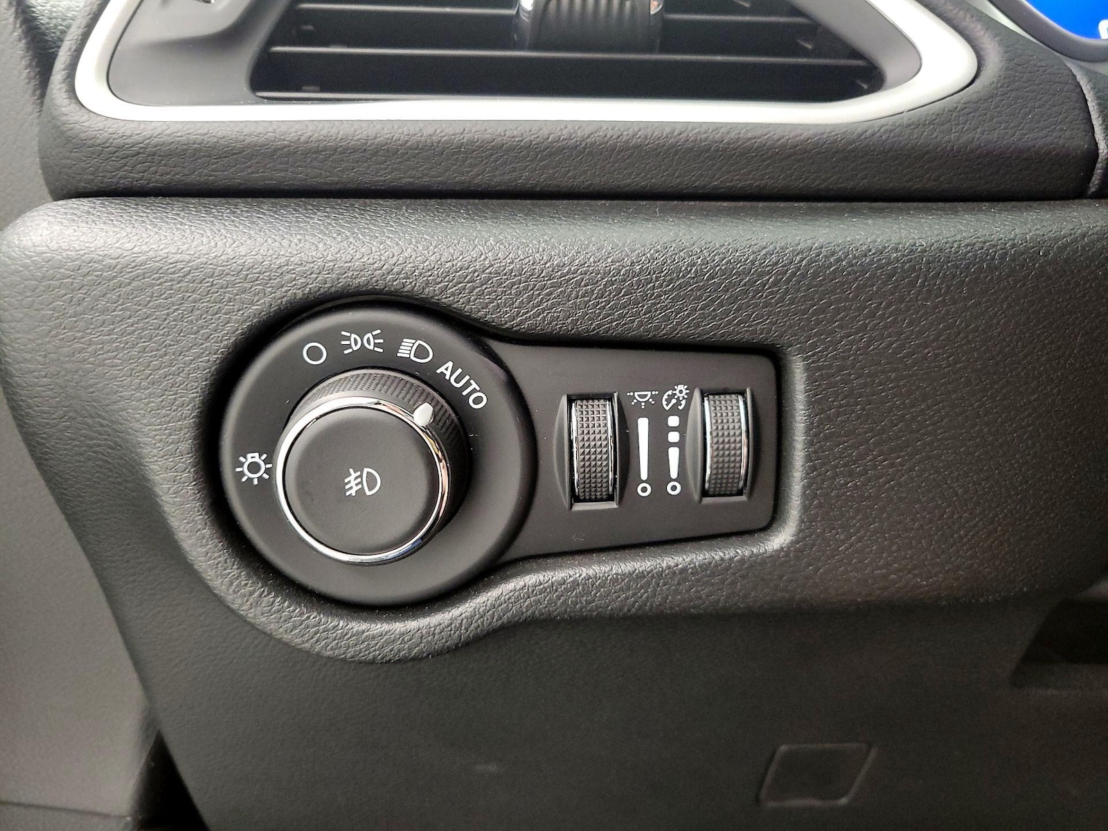 2025 Chrysler Pacifica Select - Photo 14