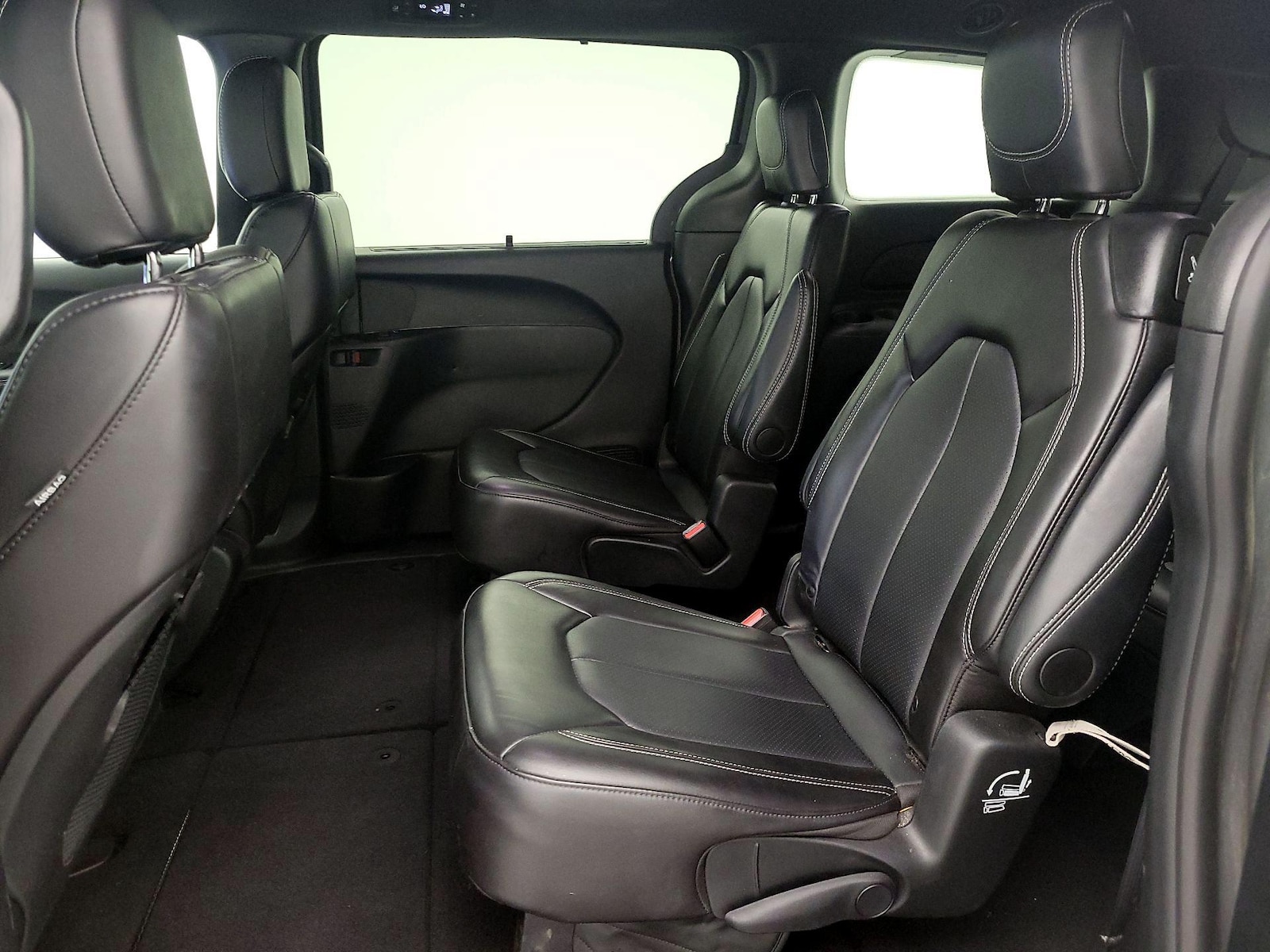 2025 Chrysler Pacifica Select - Photo 20