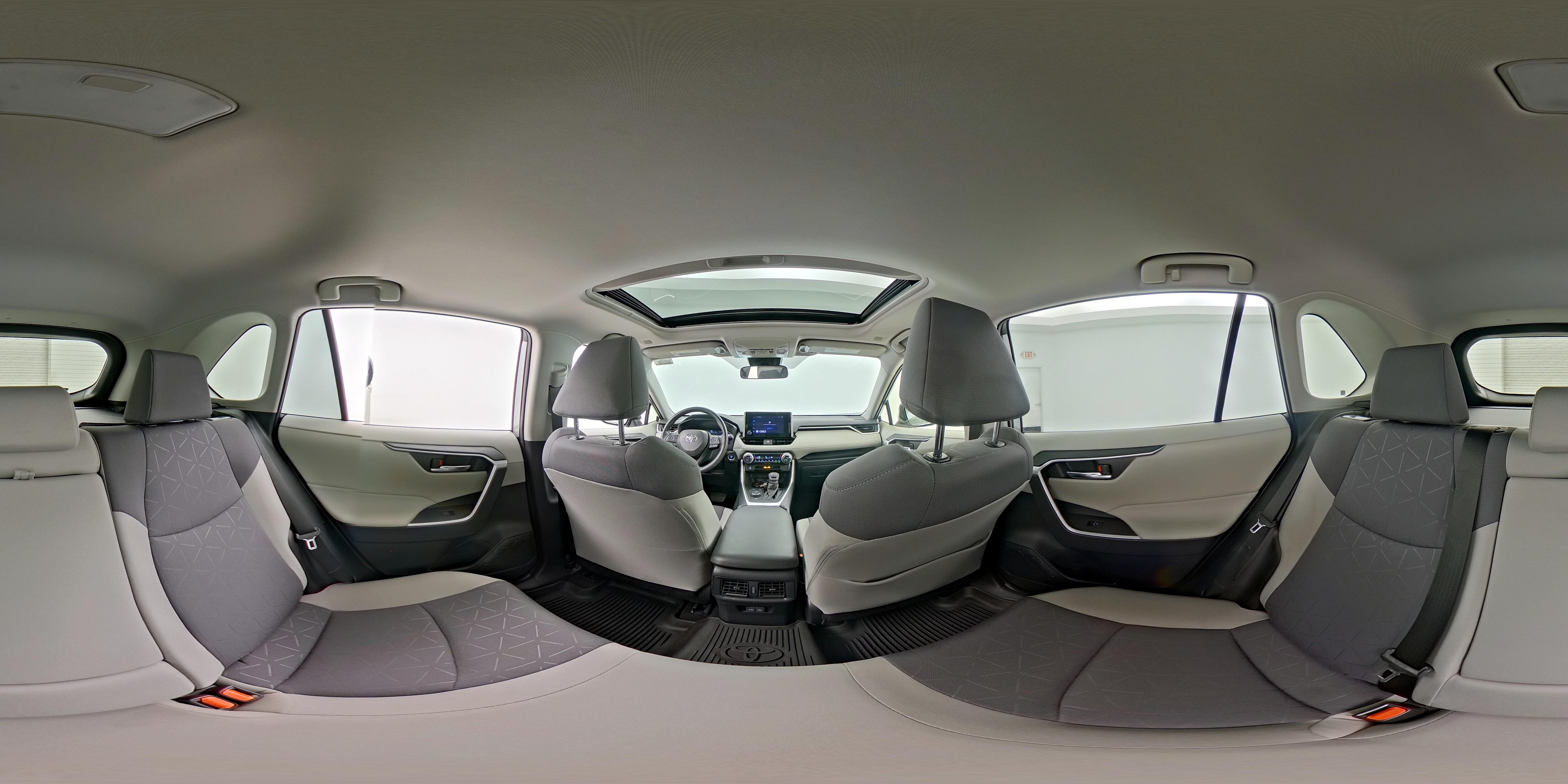 2025 Toyota RAV4 XLE - Photo 26