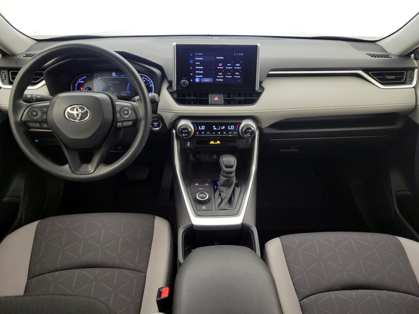 2025 Toyota RAV4 XLE - Photo 10
