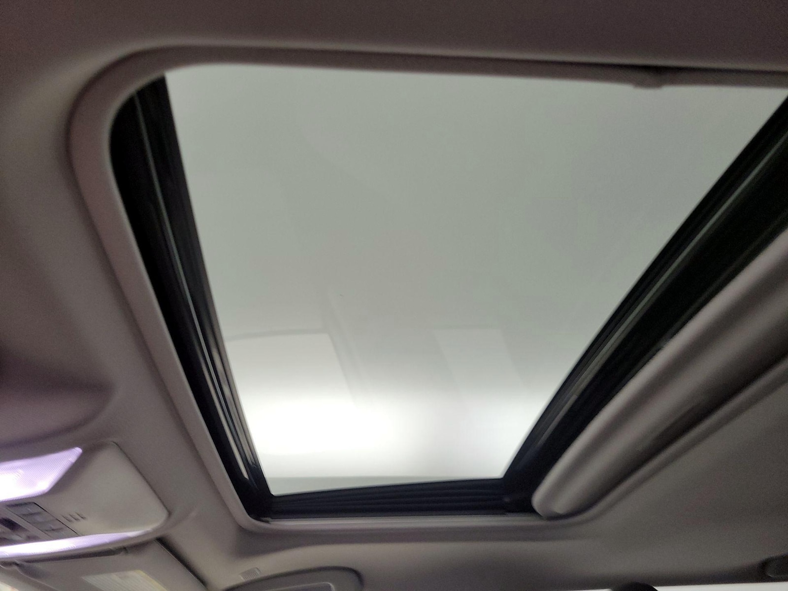 2025 Toyota RAV4 XLE - Photo 20
