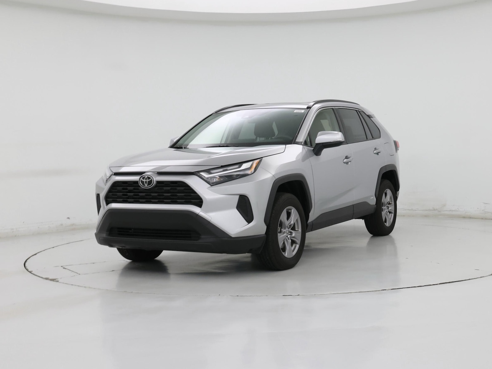 2025 Toyota RAV4 XLE - Photo 5