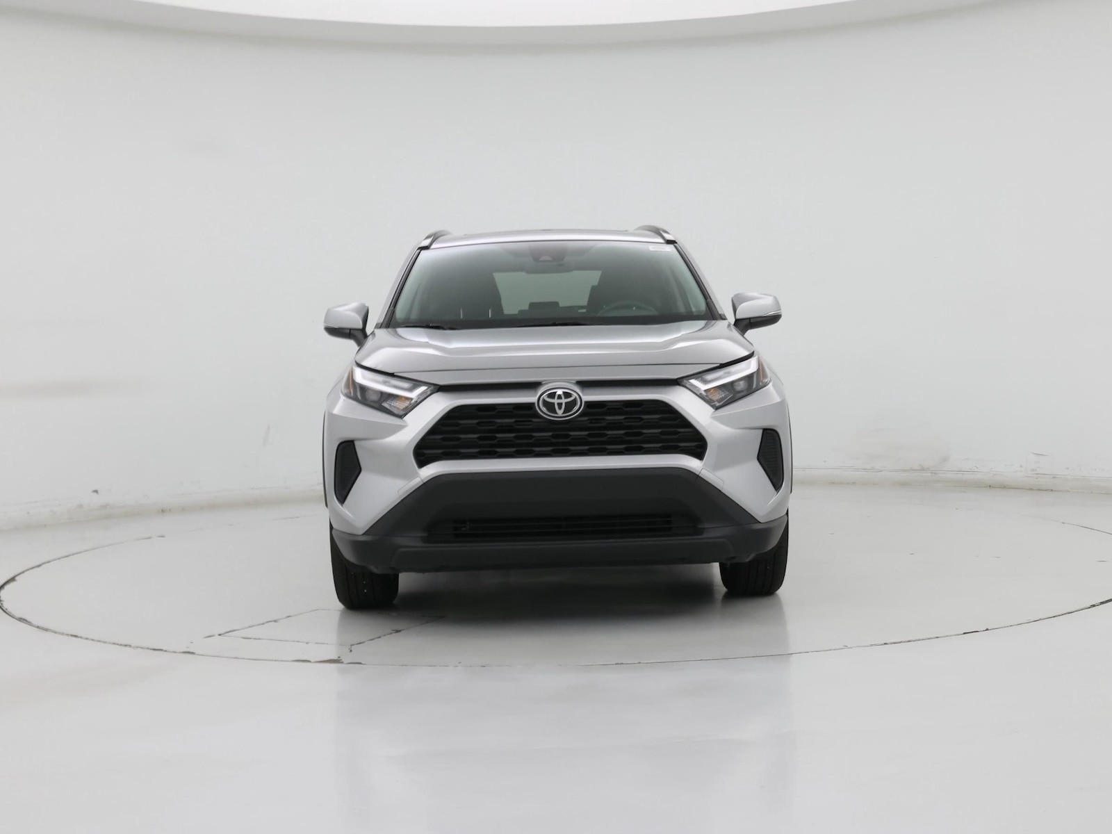 2025 Toyota RAV4 XLE - Photo 6