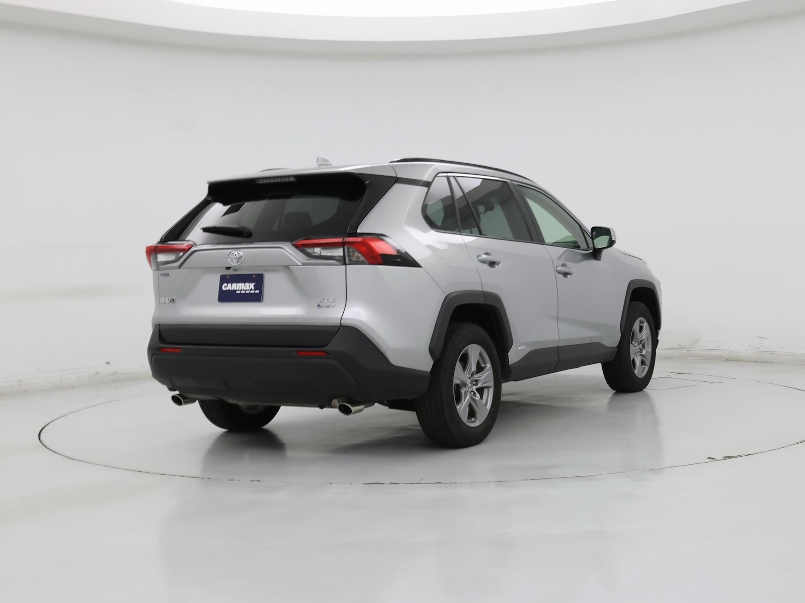 2025 Toyota RAV4 XLE - Photo 9