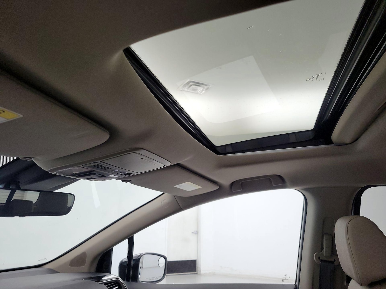 Sunroof(s) & Overhead Airbags