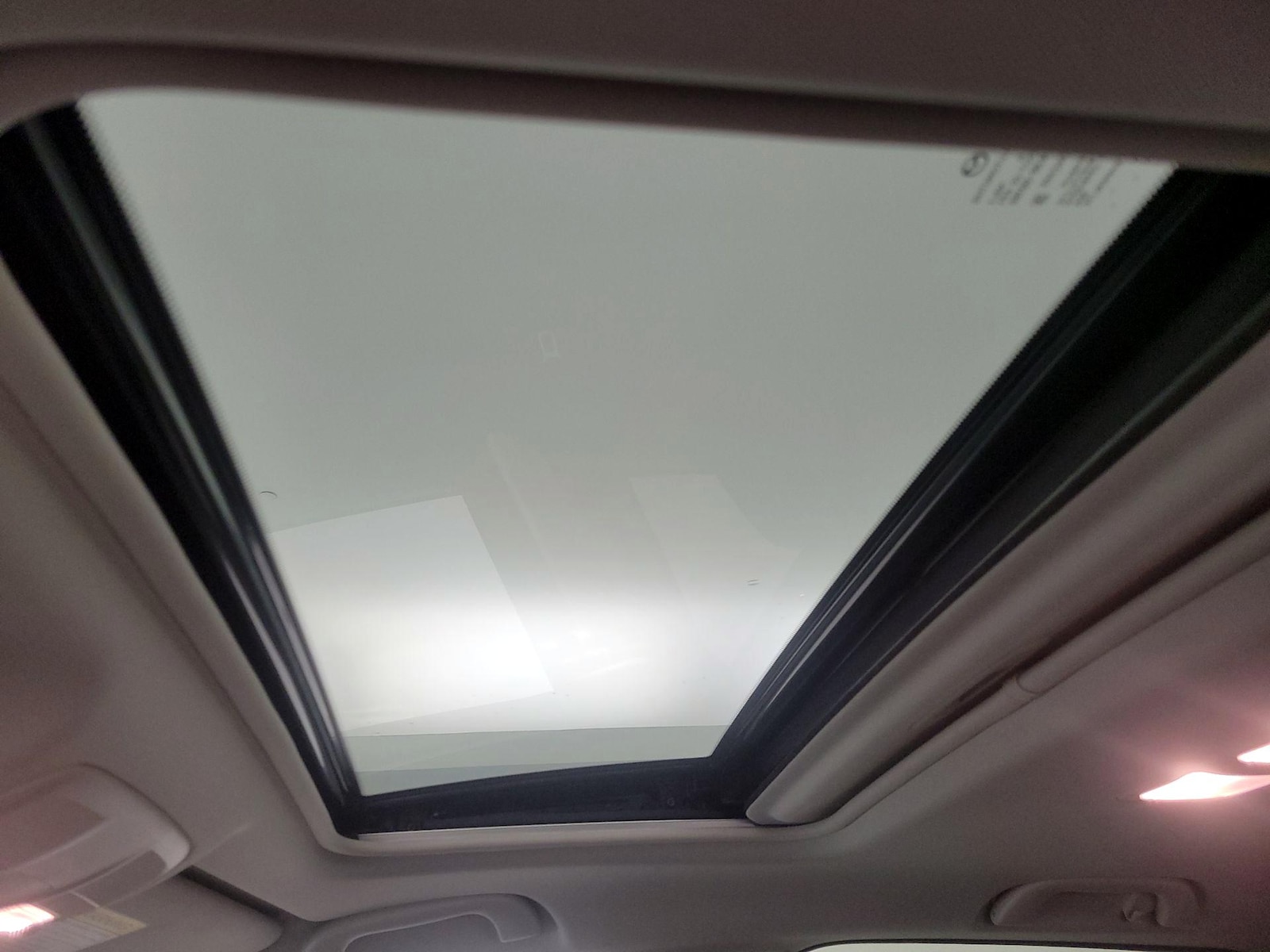 Sunroof(s) & Overhead Airbags