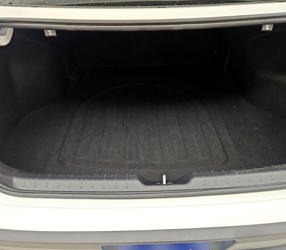 Trunk/Cargo (Seats Up)