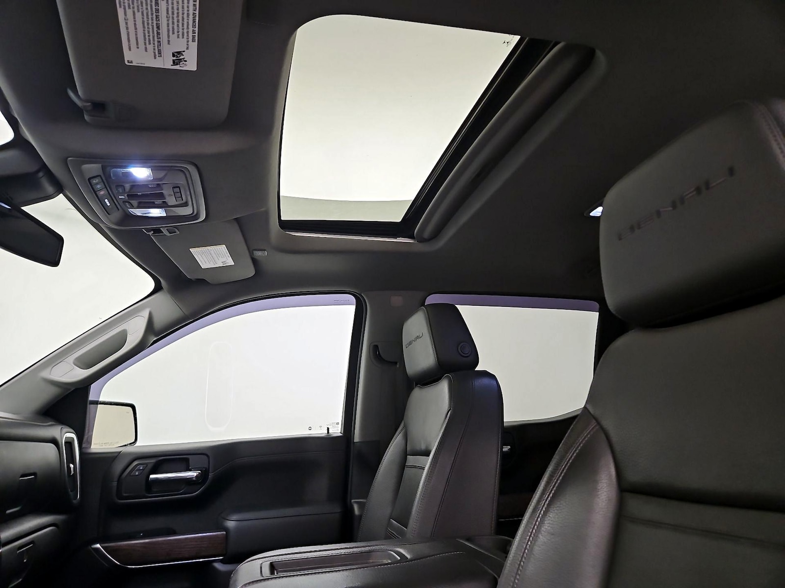 Sunroof(s) & Overhead Airbags