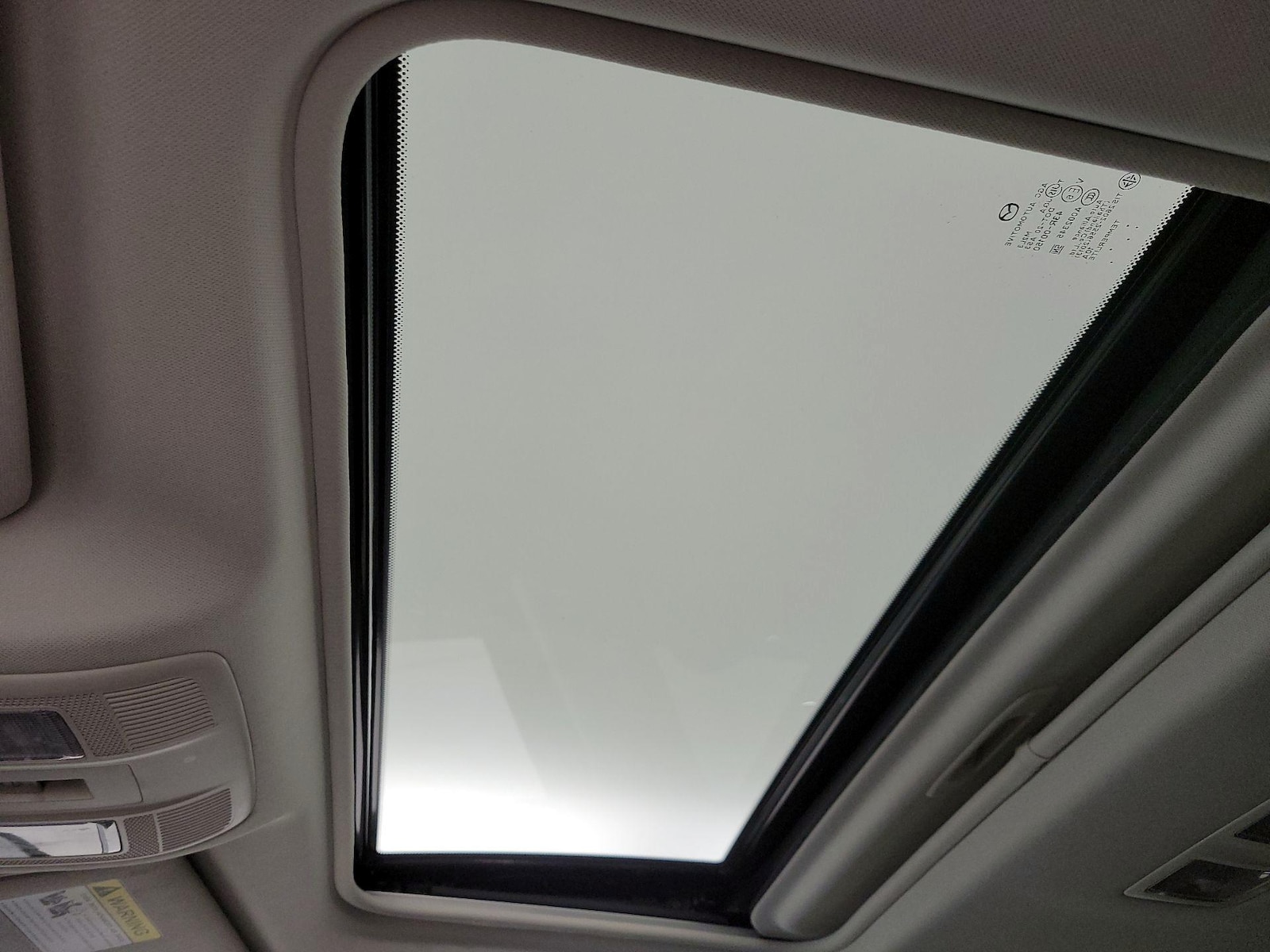 Sunroof(s) & Overhead Airbags