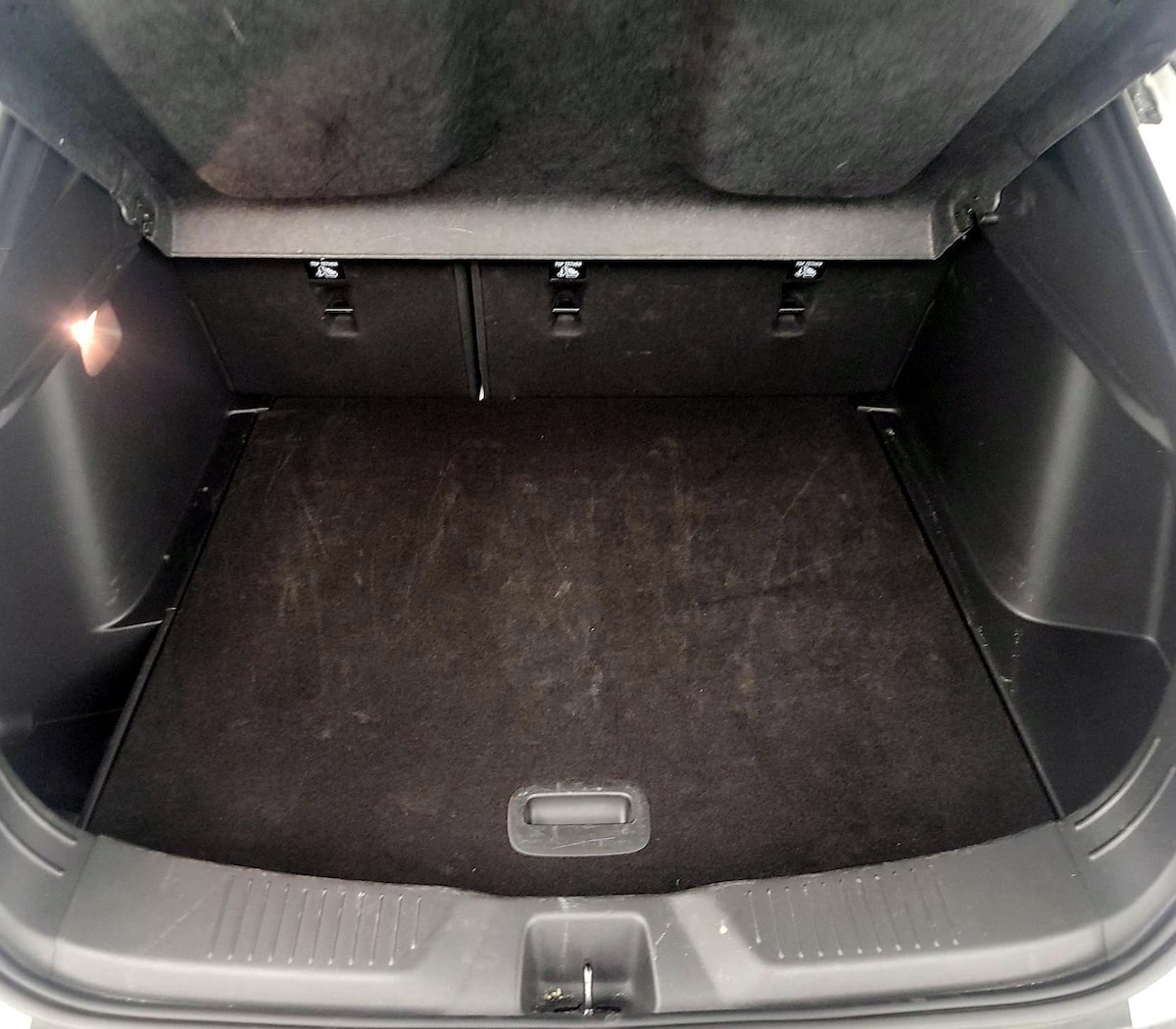 Trunk/Cargo (Seats Up)
