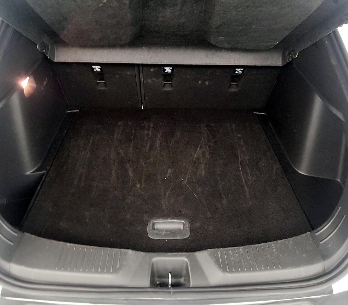 Trunk/Cargo (Seats Up)