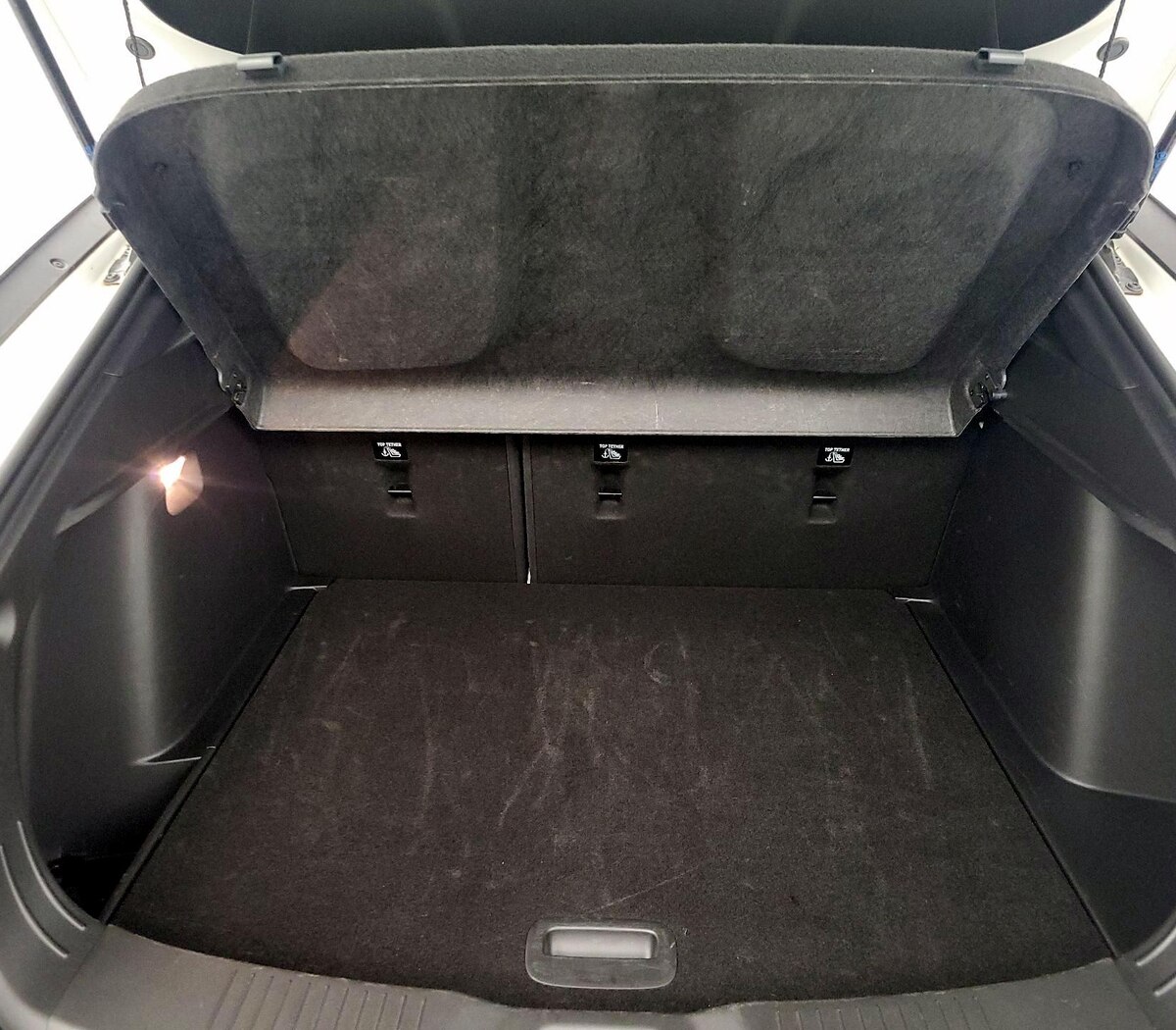 Trunk/Cargo (Seats Up)