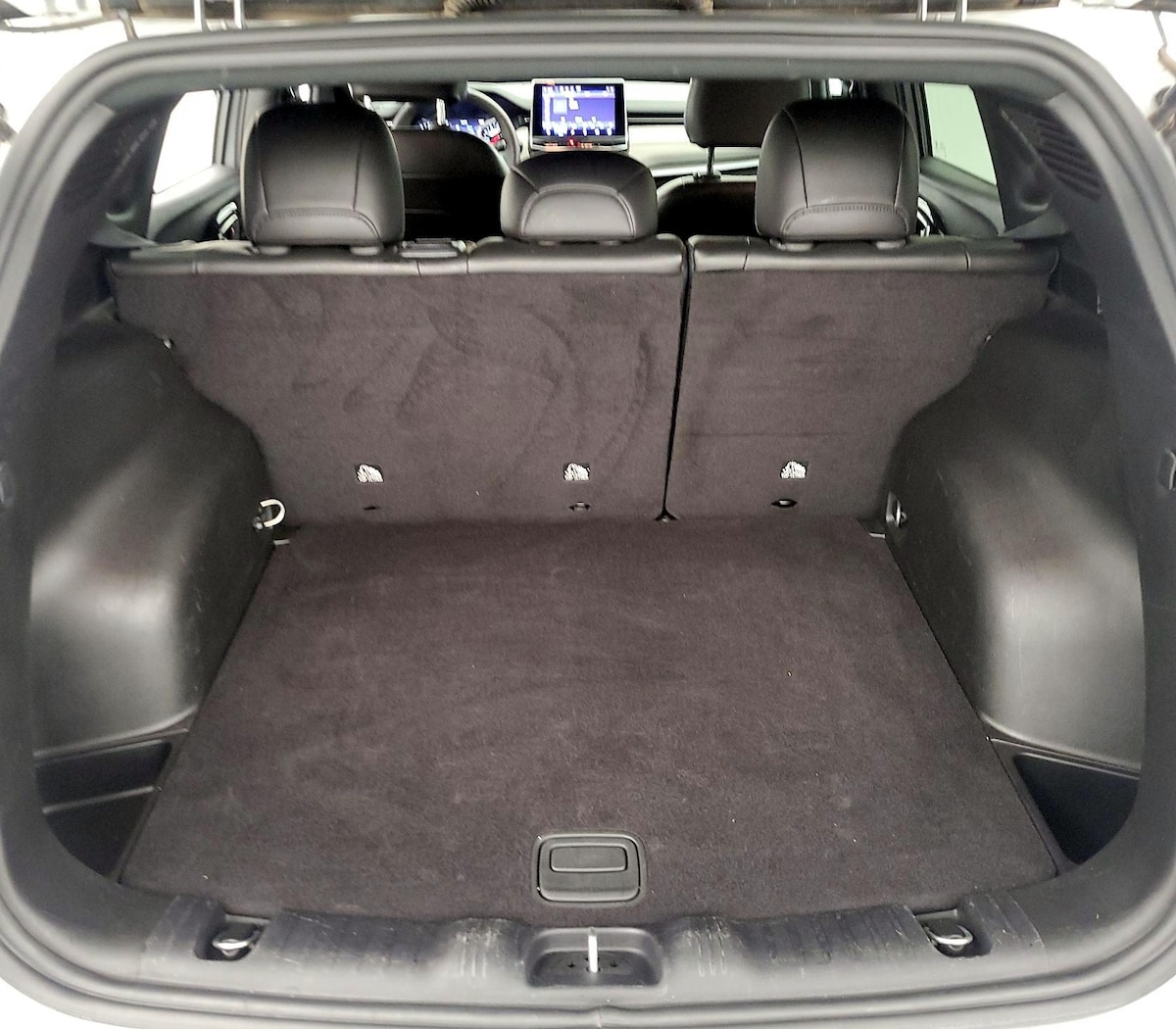 Trunk/Cargo (Seats Up)