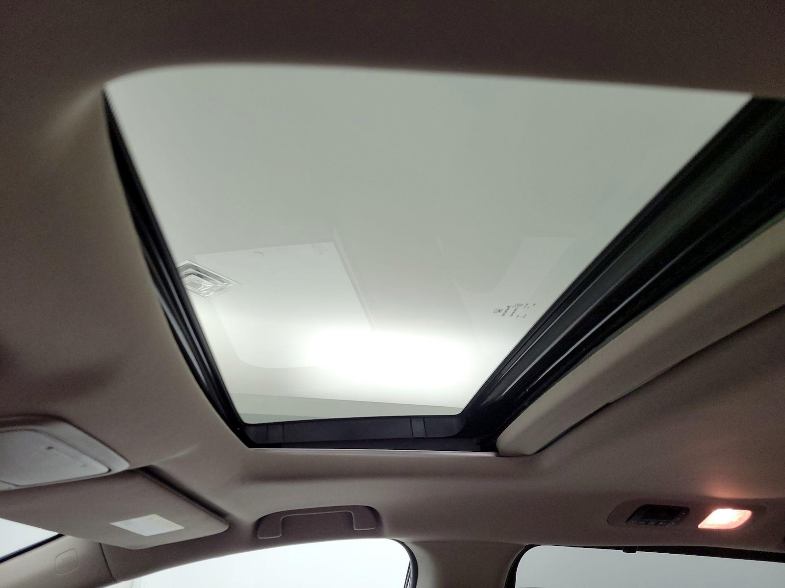 Sunroof(s) & Overhead Airbags