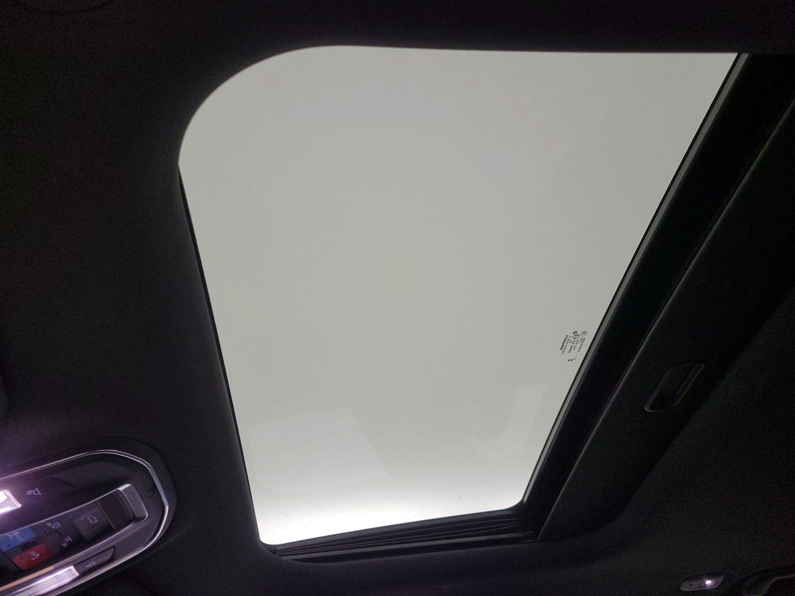 Sunroof(s) & Overhead Airbags
