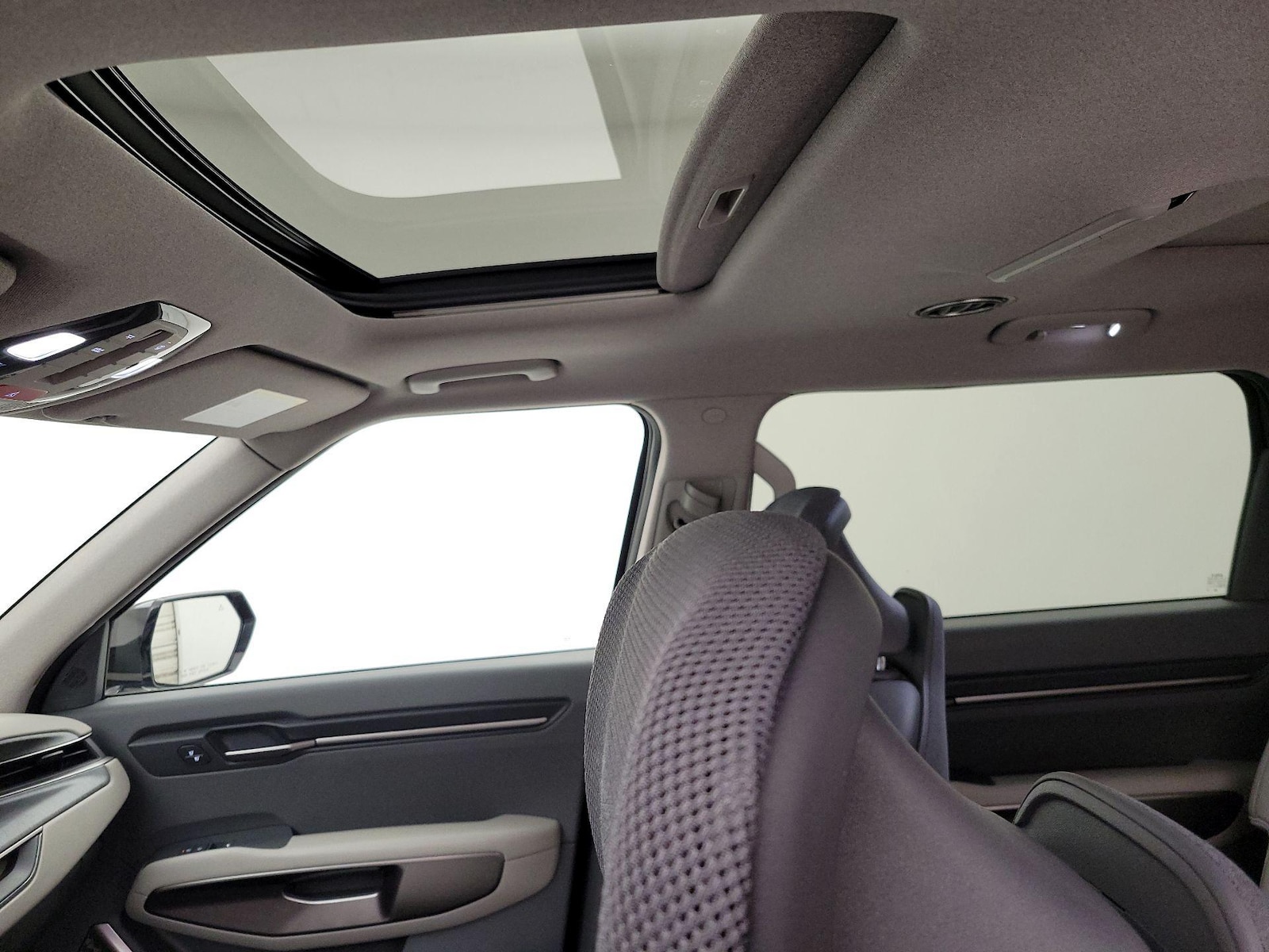 Sunroof(s) & Skylight(s)