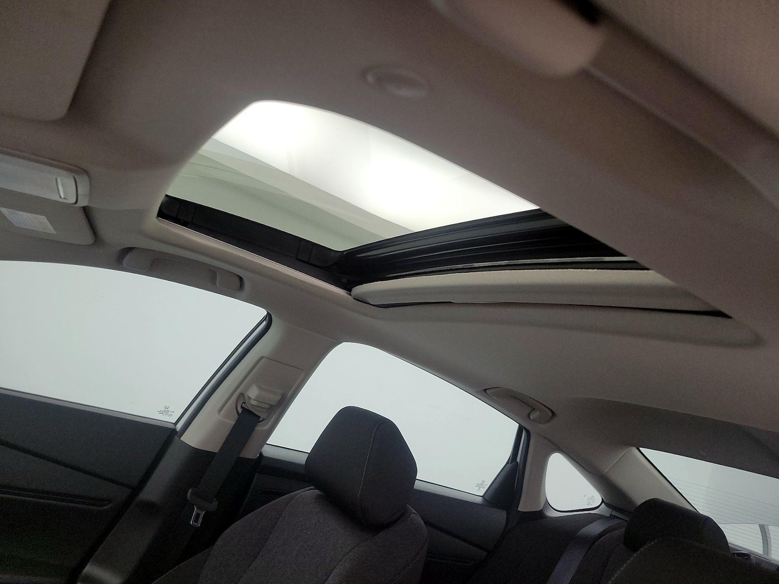Sunroof(s) & Overhead Airbags