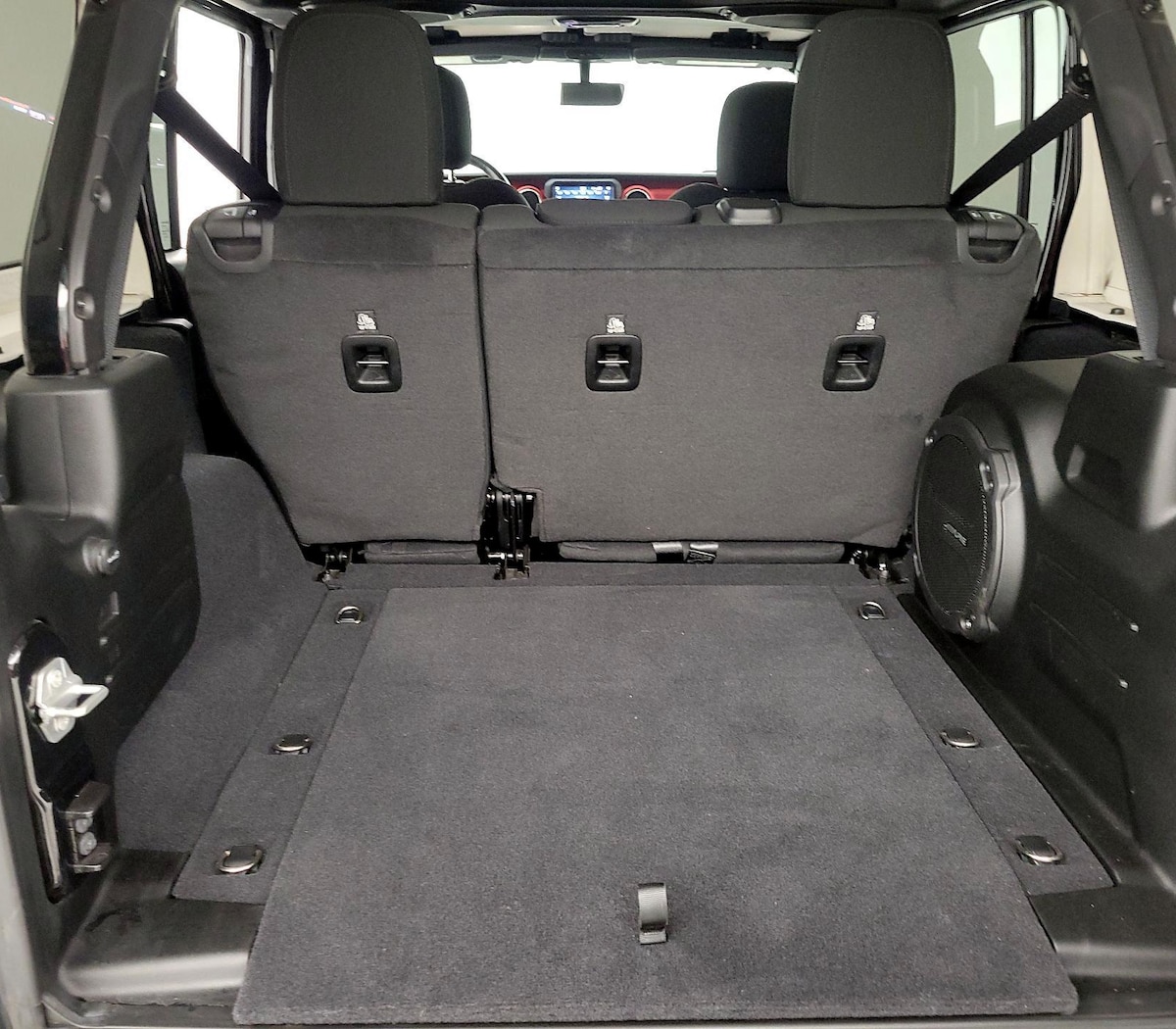 Trunk/Cargo (Seats Up)