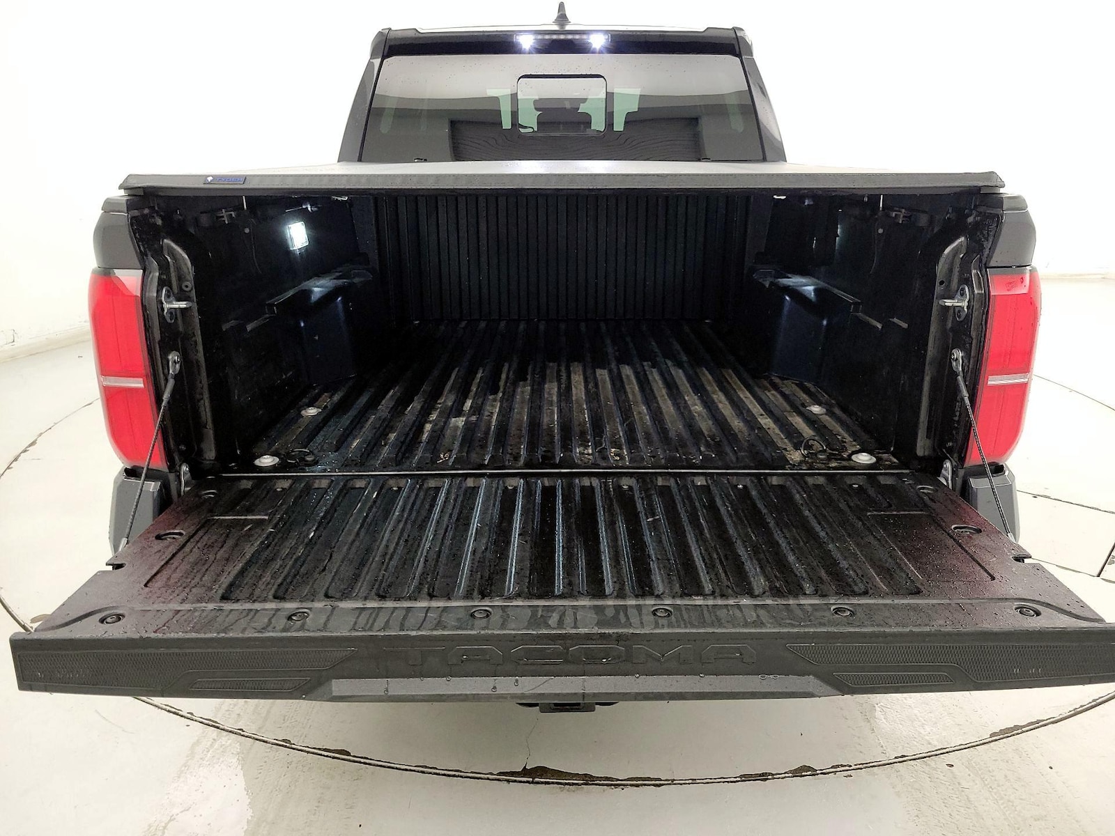 2025 Toyota Tacoma SR5 - Photo 21