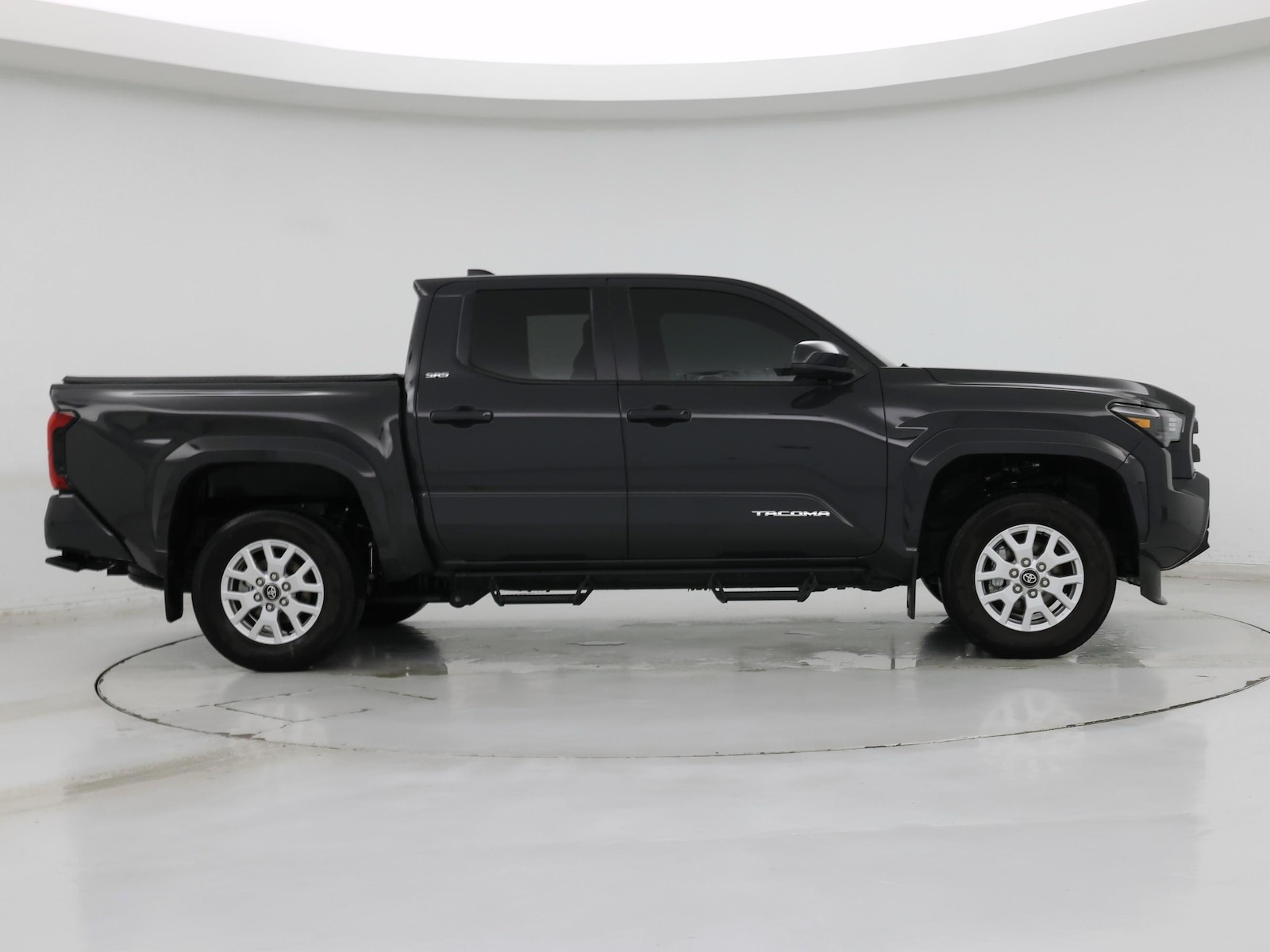 2025 Toyota Tacoma SR5 - Photo 8
