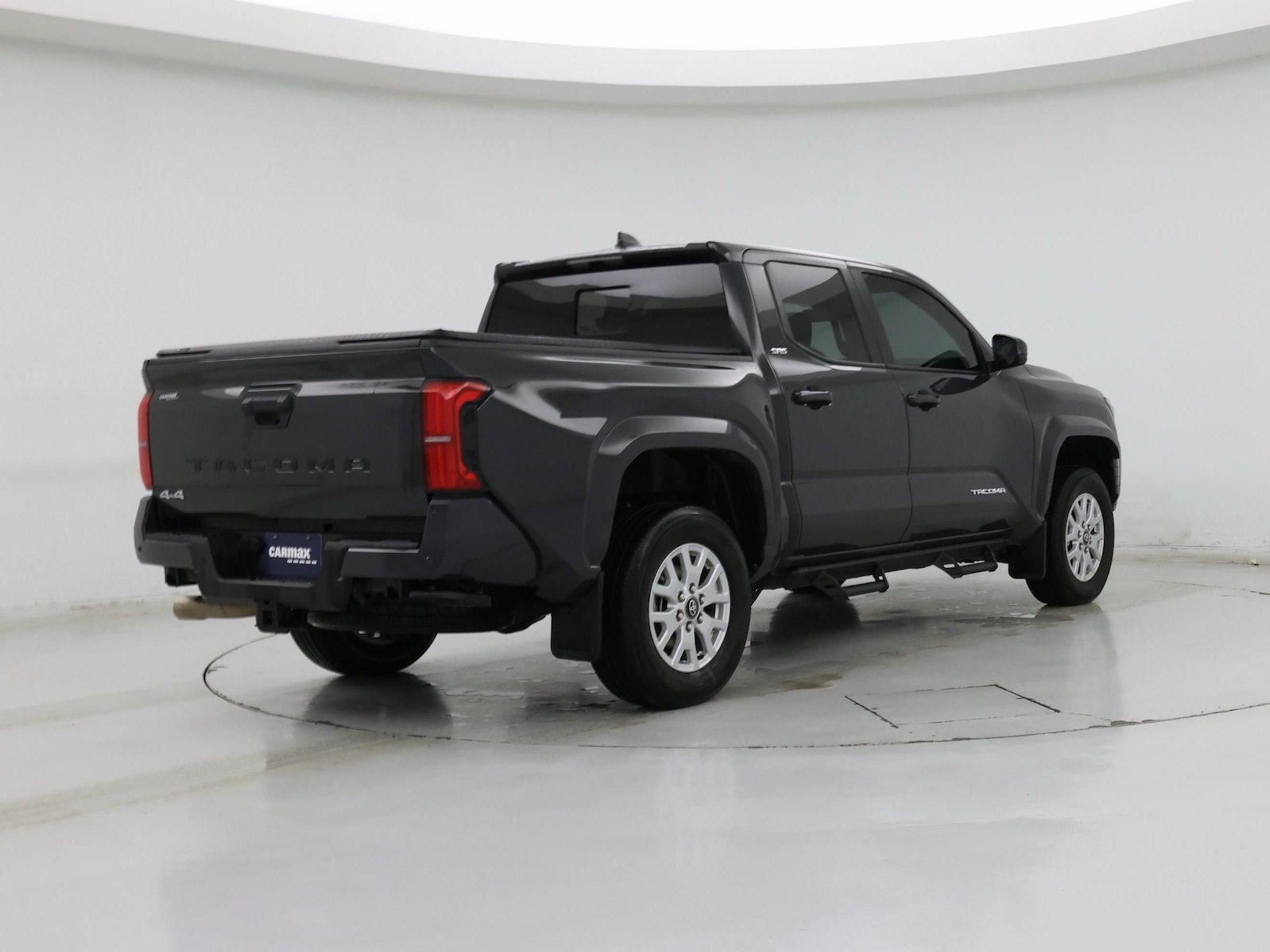 2025 Toyota Tacoma SR5 - Photo 9