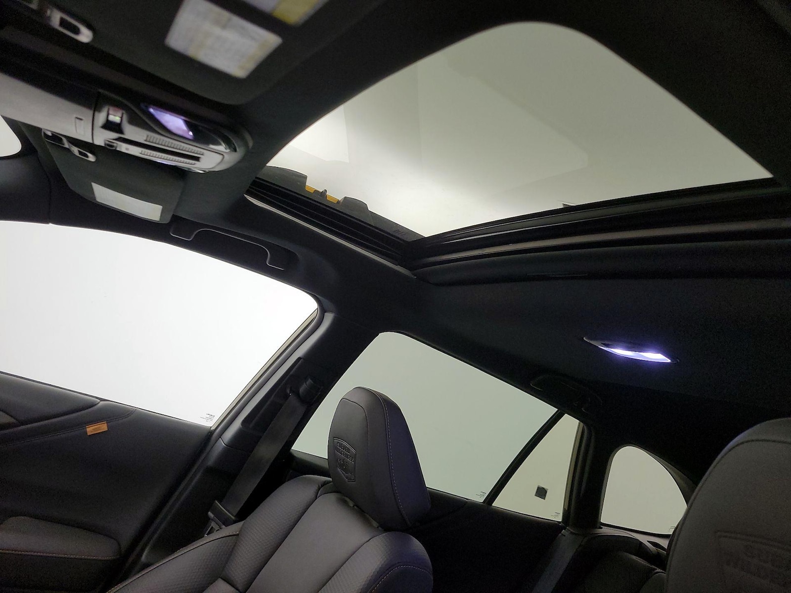 Sunroof(s) & Overhead Airbags