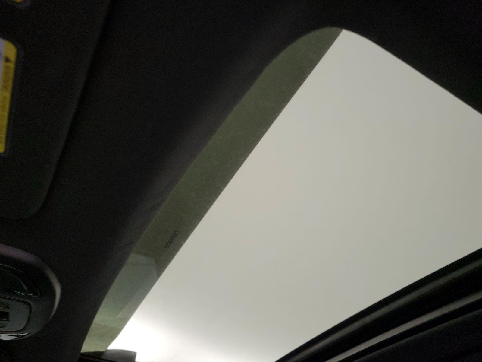 Sunroof(s) & Overhead Airbags