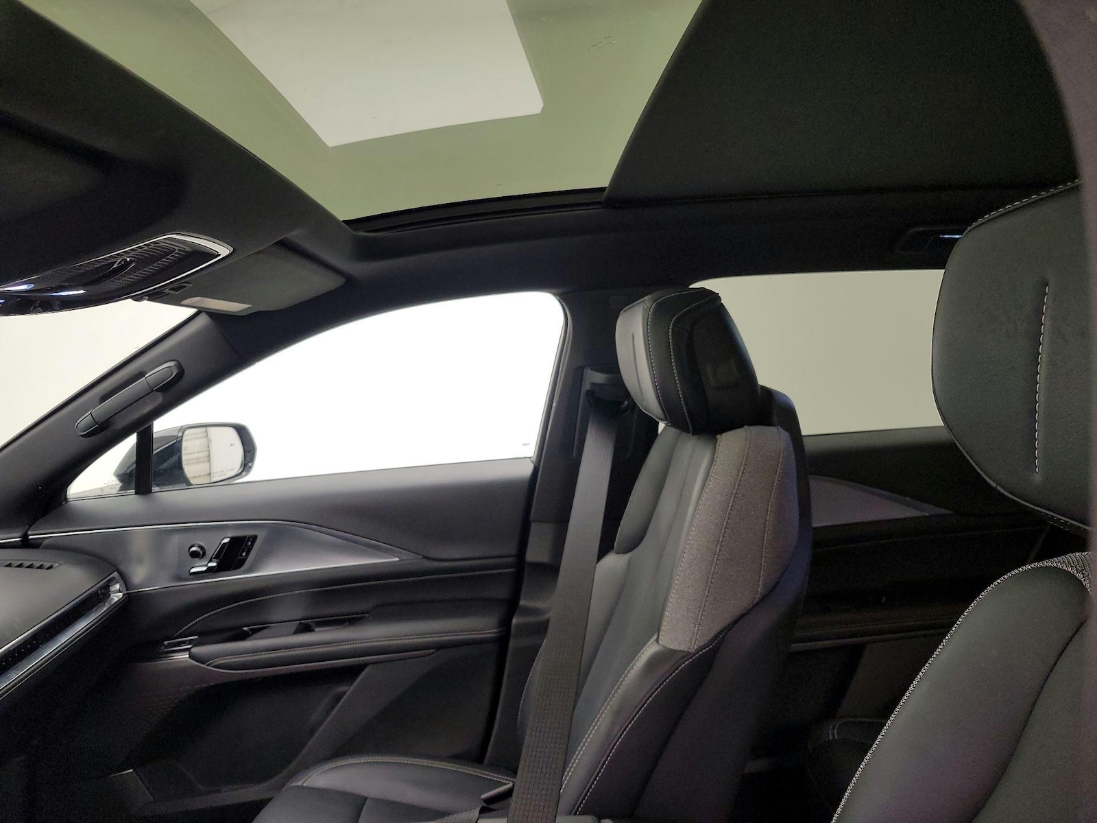 Skylight(s) & Overhead Airbags