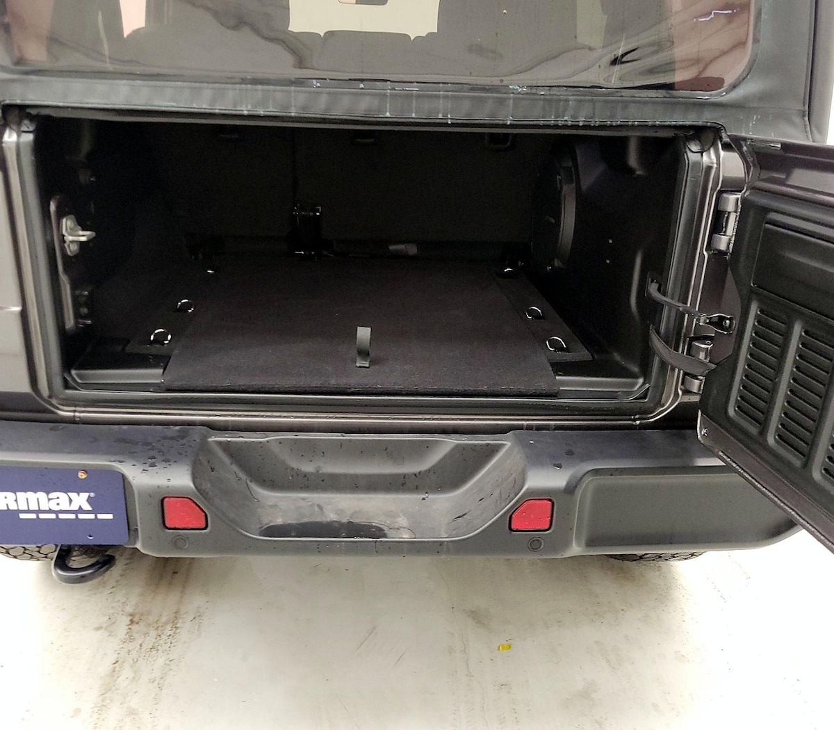 Trunk/Cargo (Seats Up)