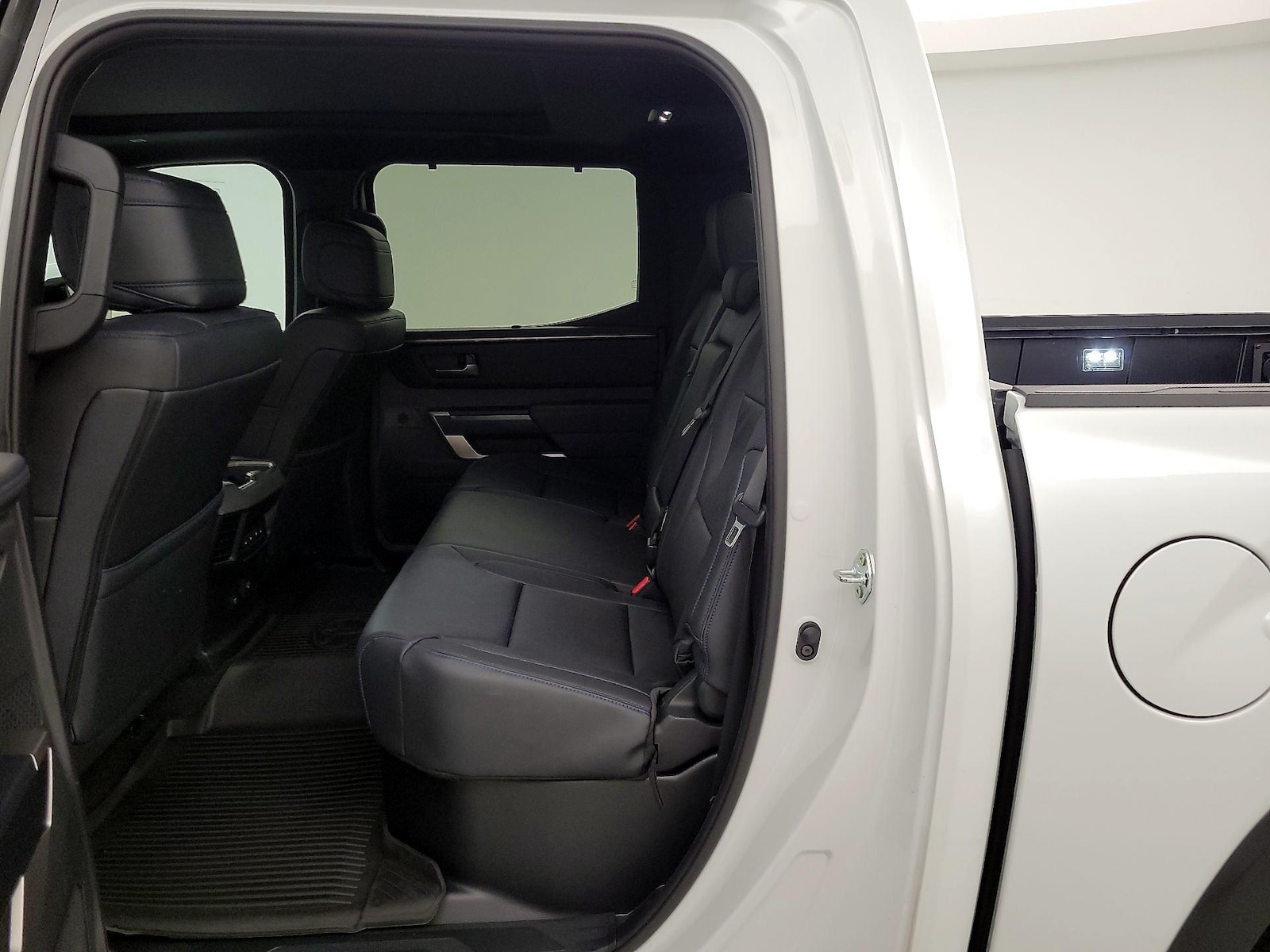 Rear A/C Seat(s)