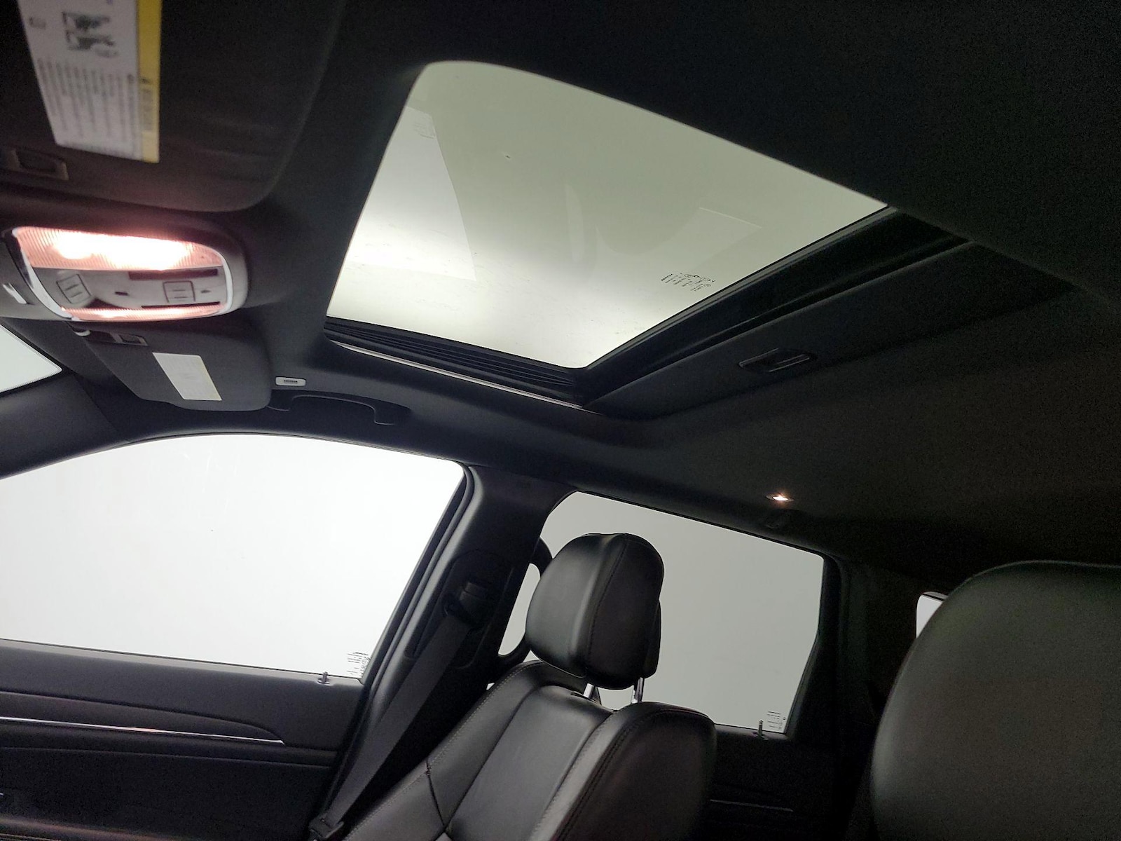 Sunroof(s) & Overhead Airbags