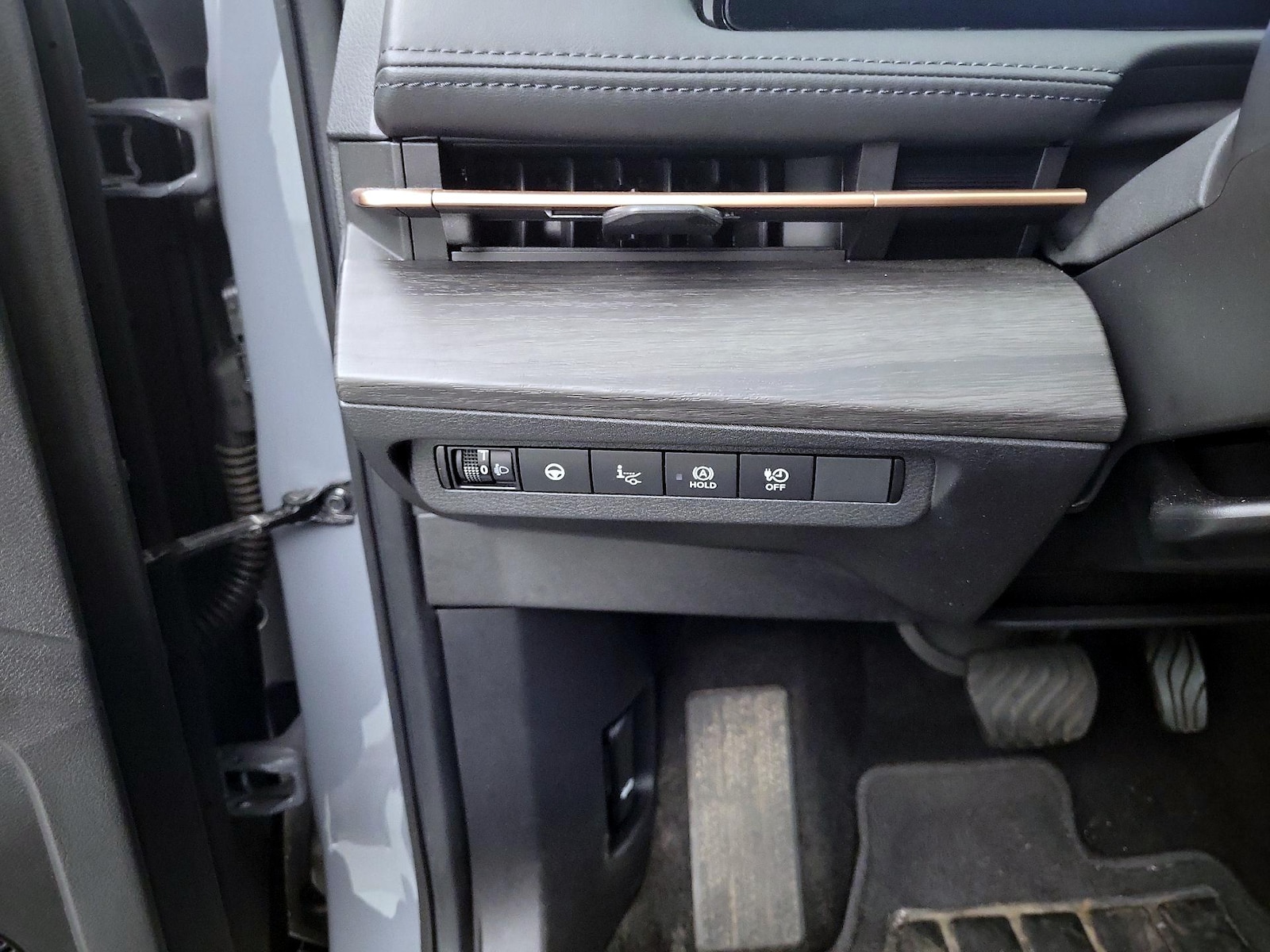 2024 Nissan ARIYA Engage+ - Photo 12