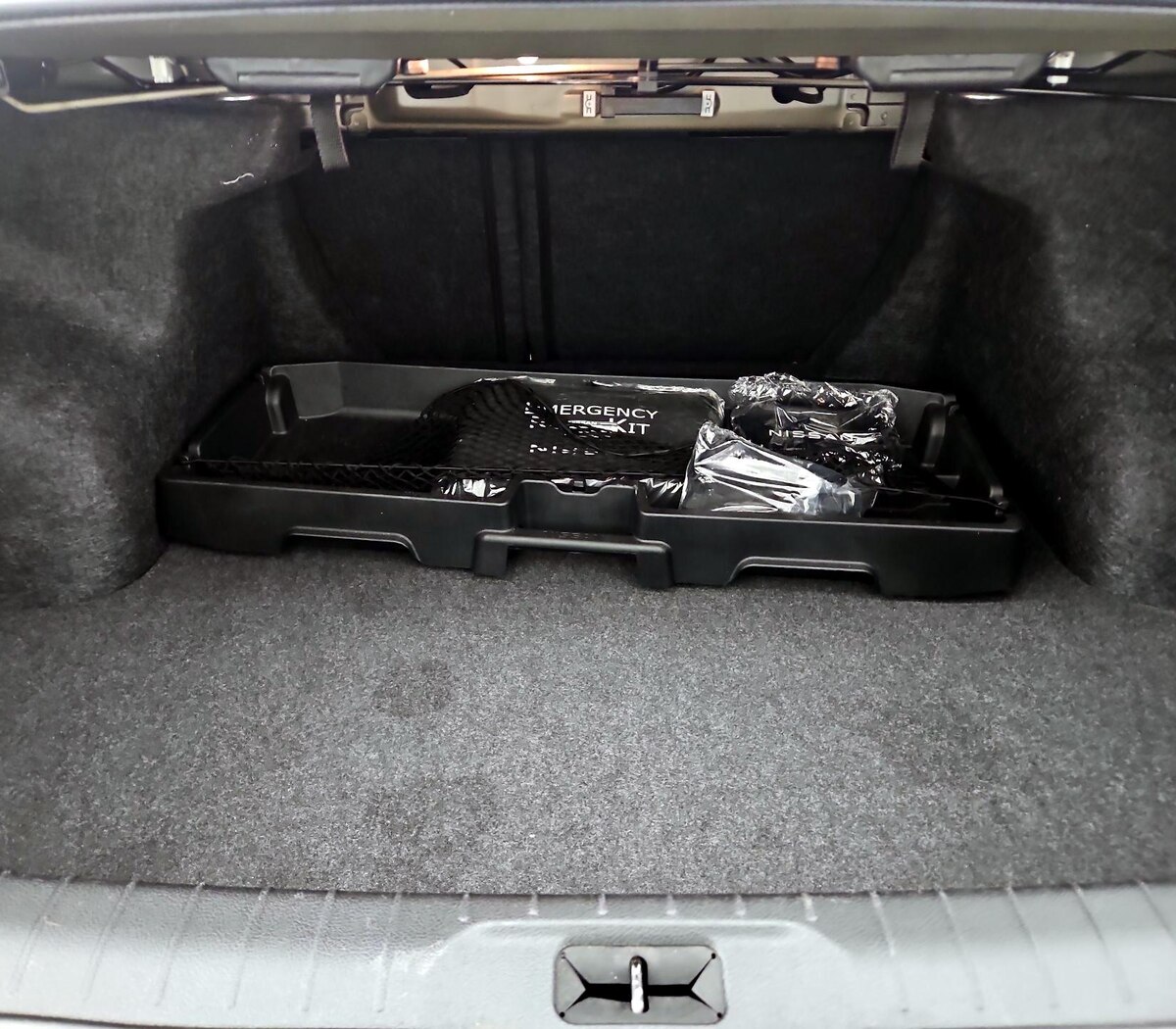 Trunk/Cargo (Seats Up)
