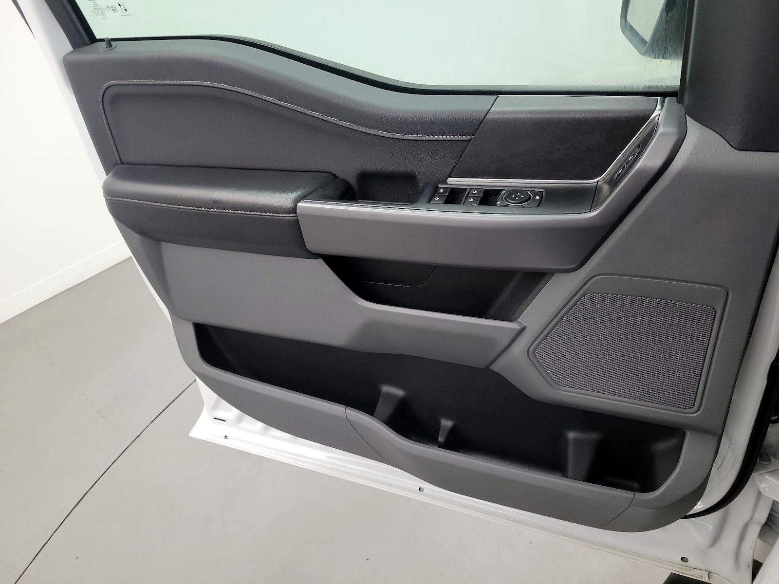 2025 Ford F-150 XLT - Photo 11