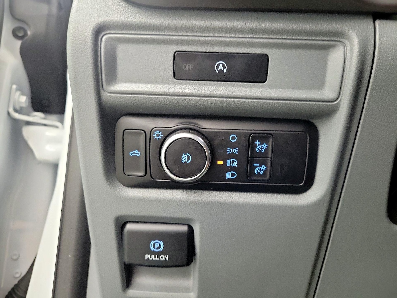 2025 Ford F-150 XLT - Photo 12
