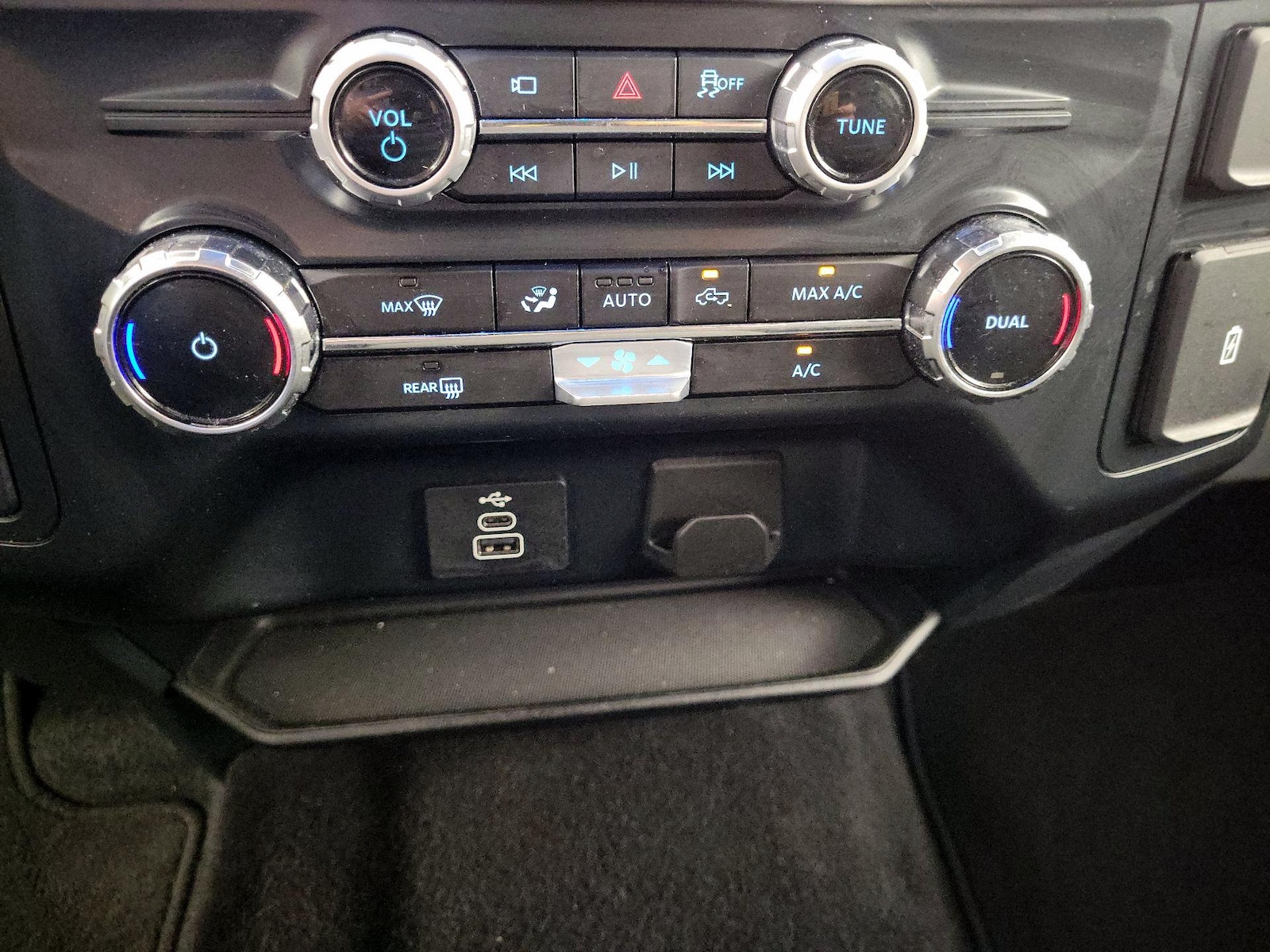 2025 Ford F-150 XLT - Photo 15