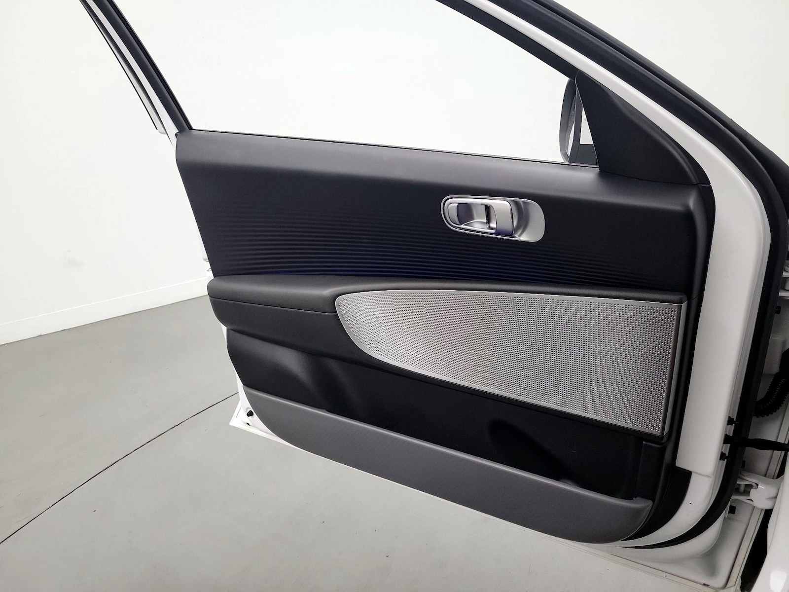 2024 Hyundai IONIQ 6 SEL - Photo 11
