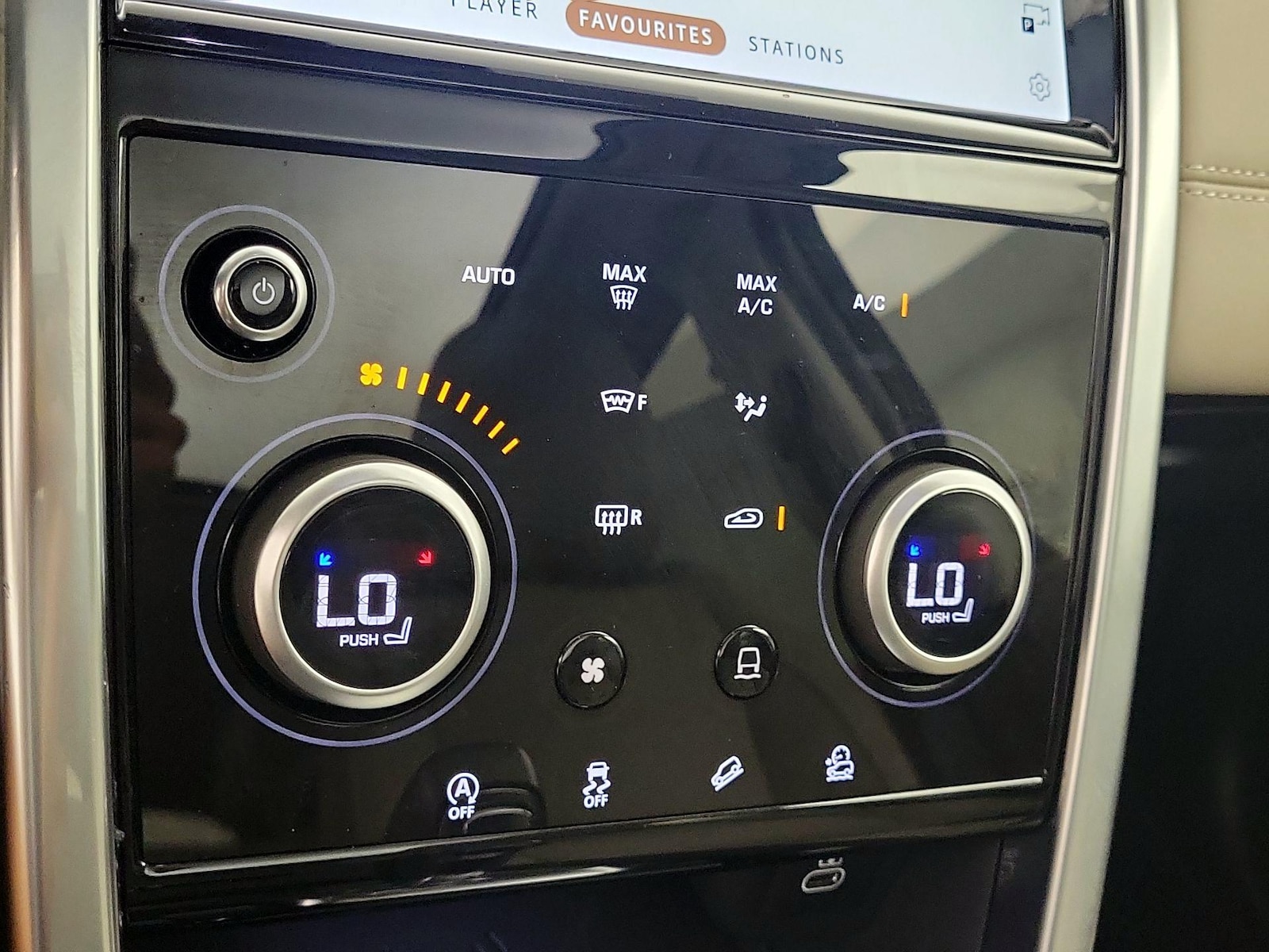 2022 Land Rover Discovery Sport SE - Photo 16