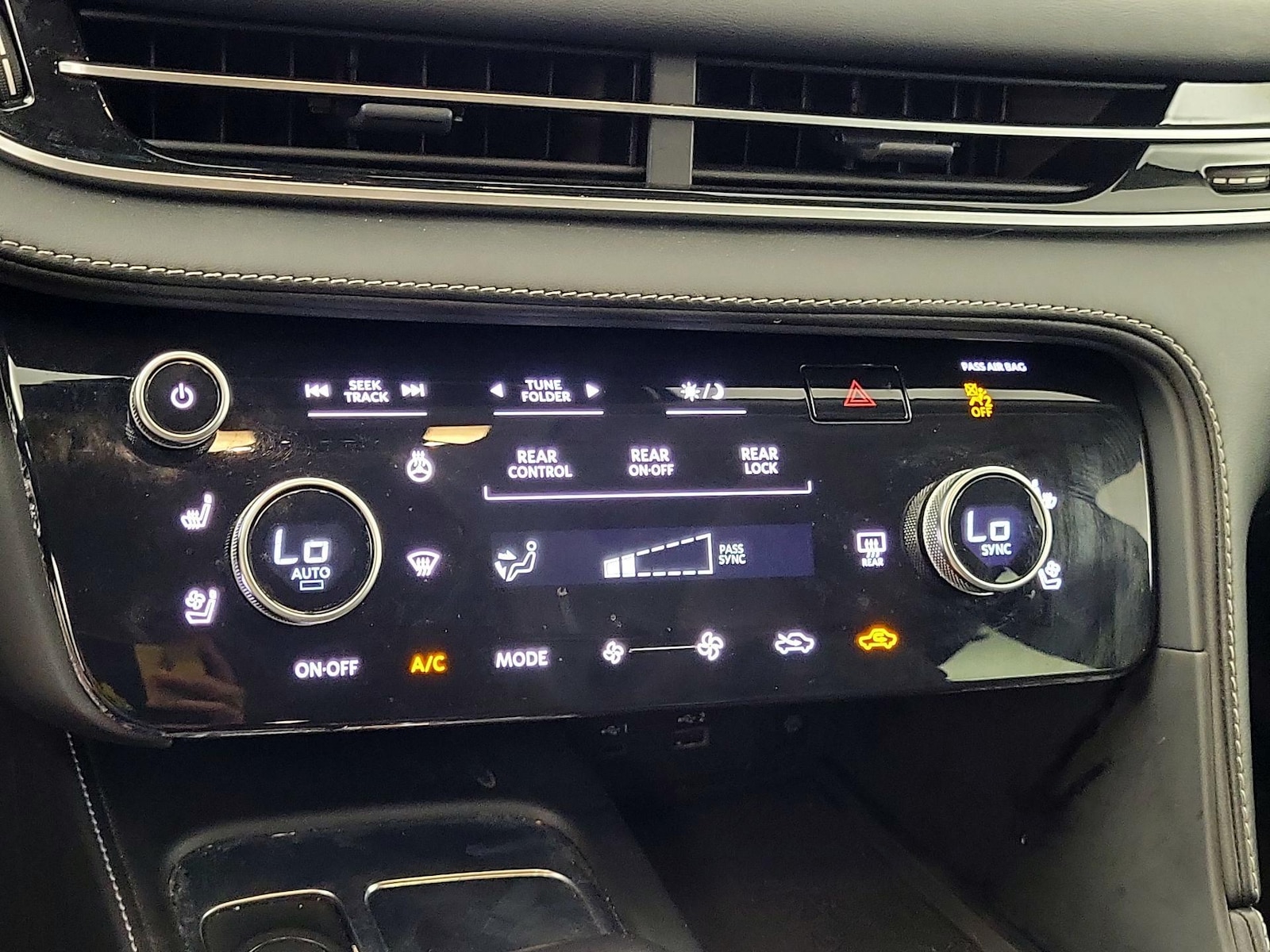 2023 INFINITI QX60 LUXE - Photo 18