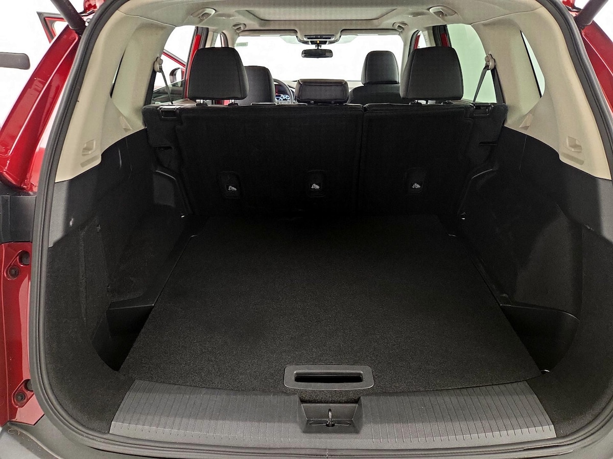 Trunk/Cargo (Seats Up)
