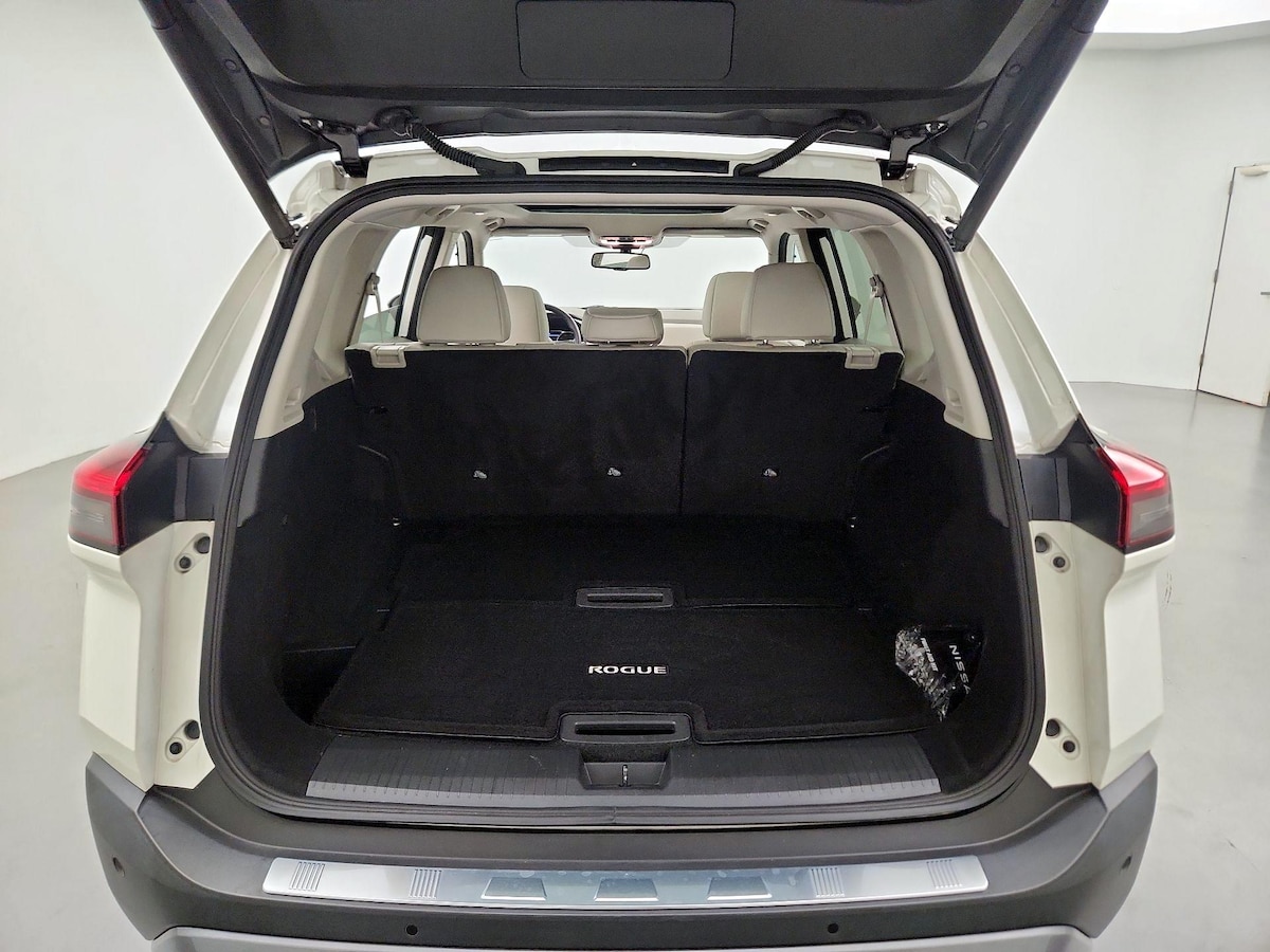Trunk/Cargo (Seats Up)