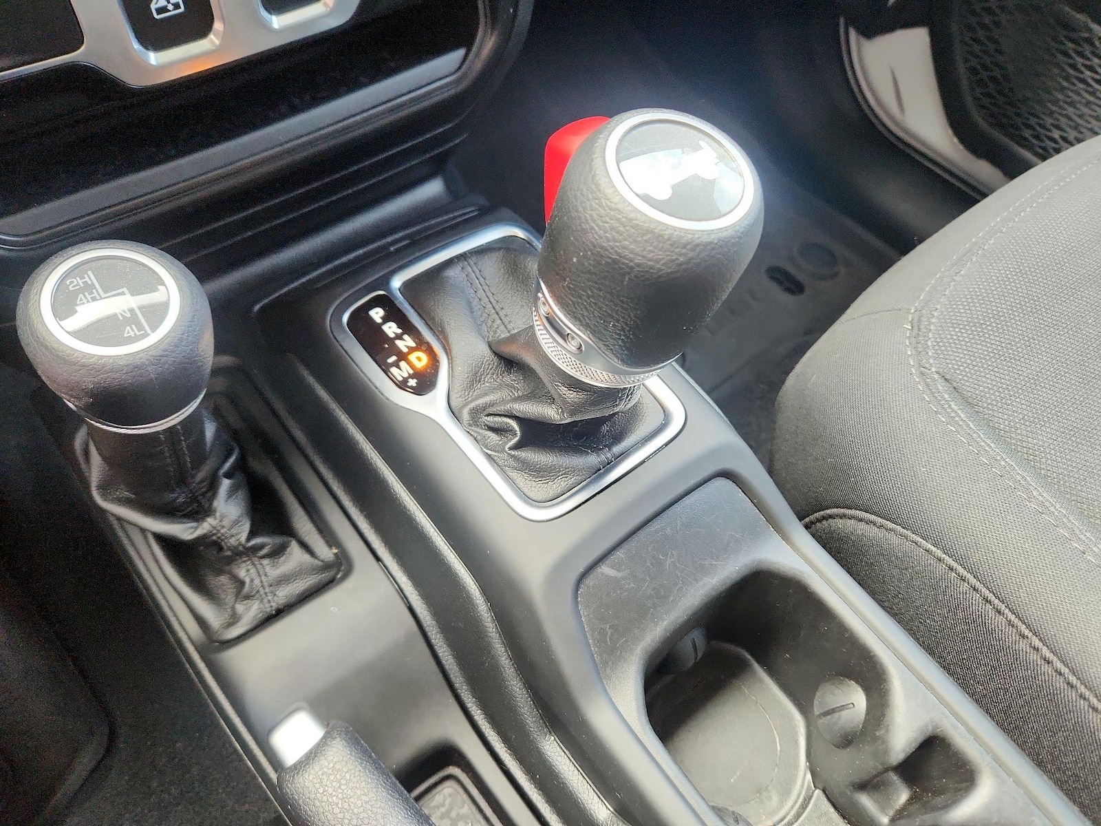 2022 Jeep Wrangler Sport S - Photo 16