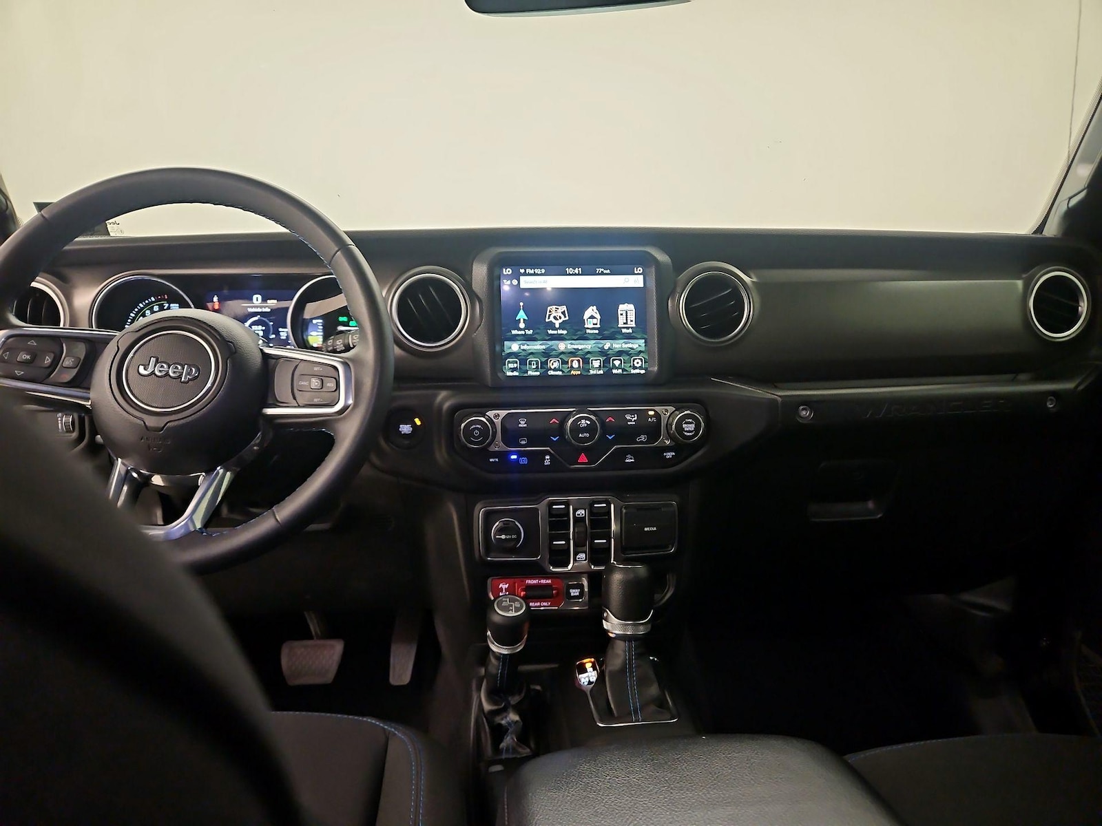 Apple CarPlay® & Android Auto™