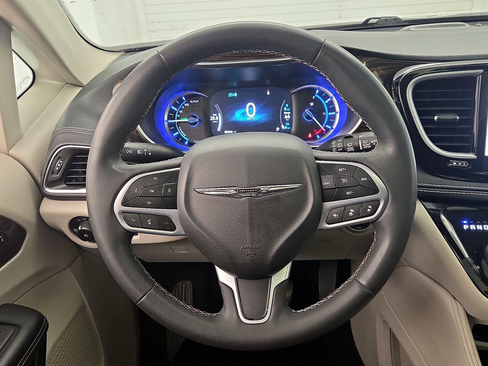 2023 Chrysler Pacifica Hybrid Limited - Photo 11